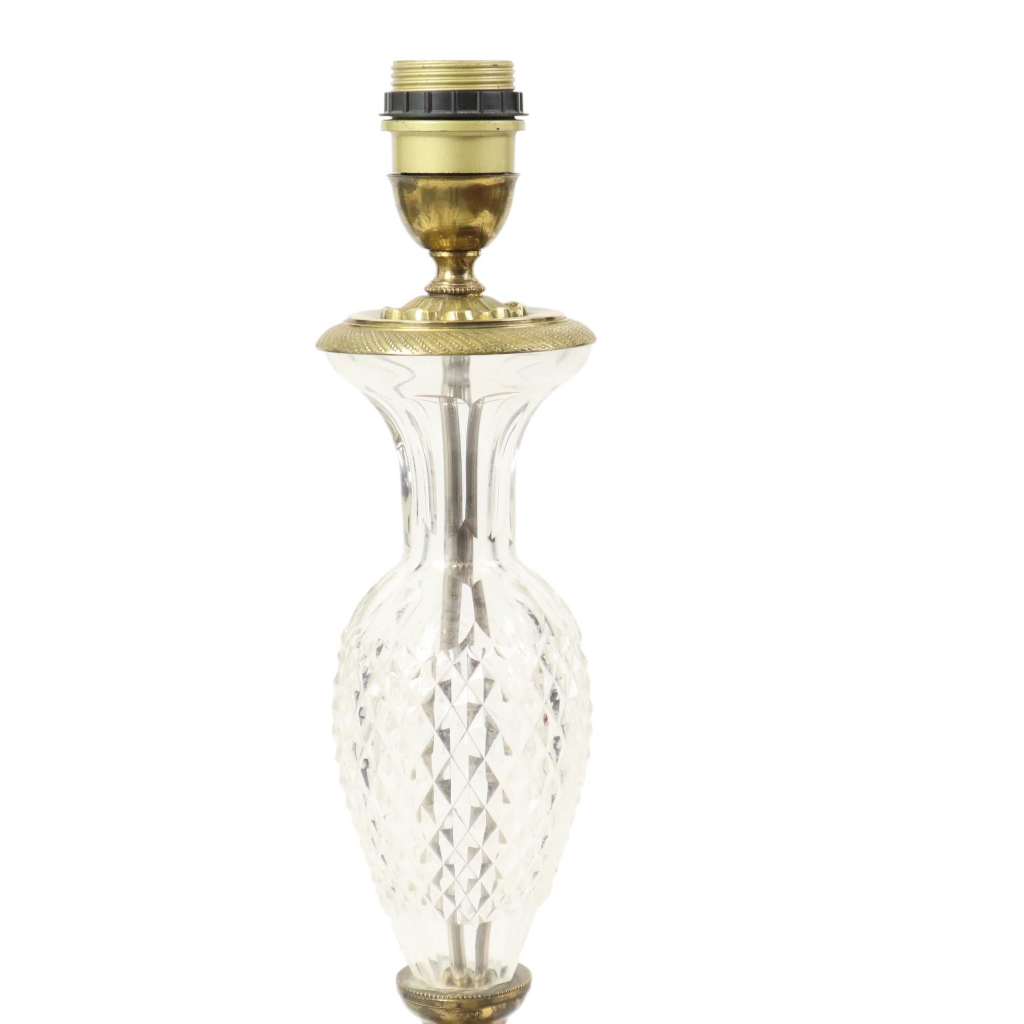 Empire Table Lamp Cut Crystal Diamond Pattern Gilded Bronze In Good Condition For Sale In Poperinge, BE