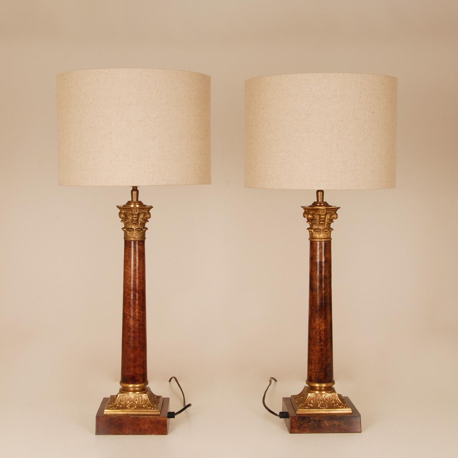 Empire-Tischlampen, vergoldete Bronze, korinthische Säule, E.F. Caldwell Vintage - ein Paar 3