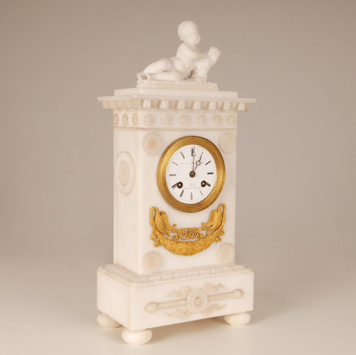 Empire White Gold Gilt Bronze and Alabaster Figural Mantel Clock Pendulum In Good Condition In Wommelgem, VAN