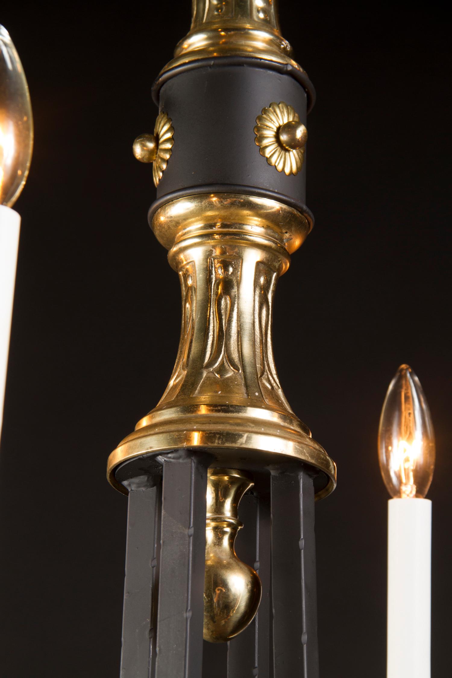 Lampadario Impero in ferro battuto e ottone, metà del XX secolo In condizioni buone in vendita a New Orleans, LA