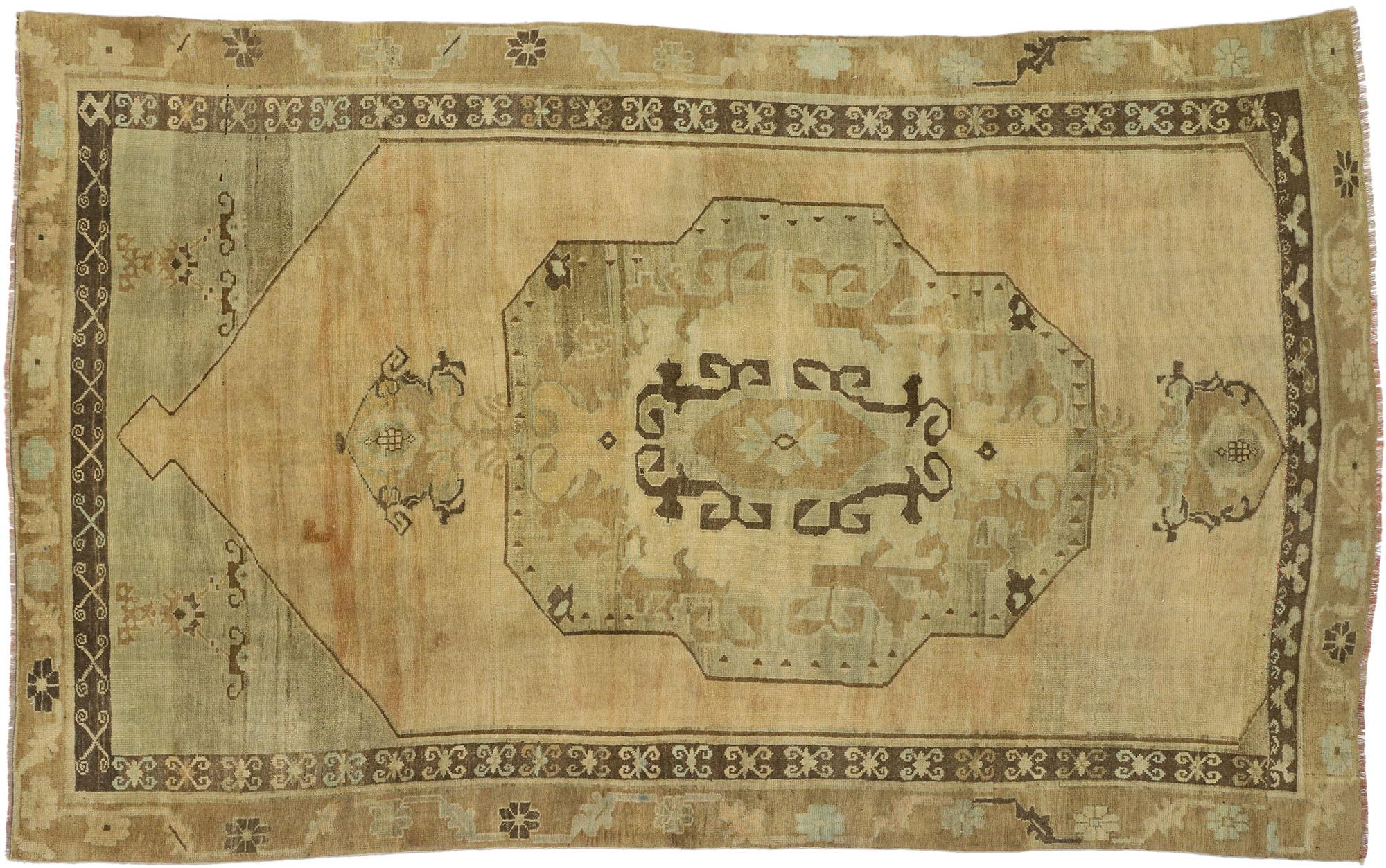 Tappeto turco vintage di Kars con stile moderno di metà secolo in vendita 1