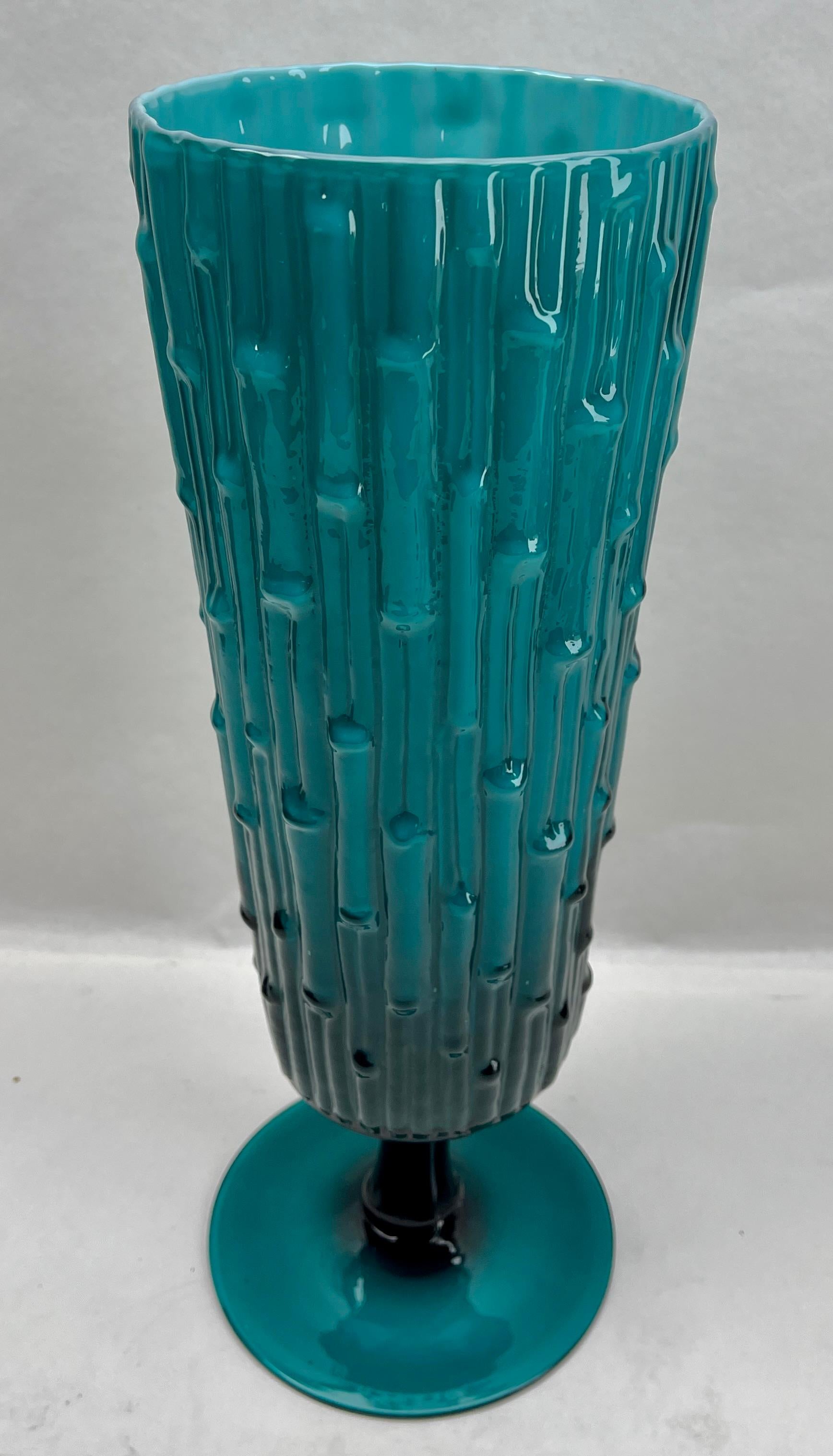 Vetro di Murano Vaso di bambù con motivo a texture su piede in vetro Opaline florence di Empoli Florence Italy in vendita