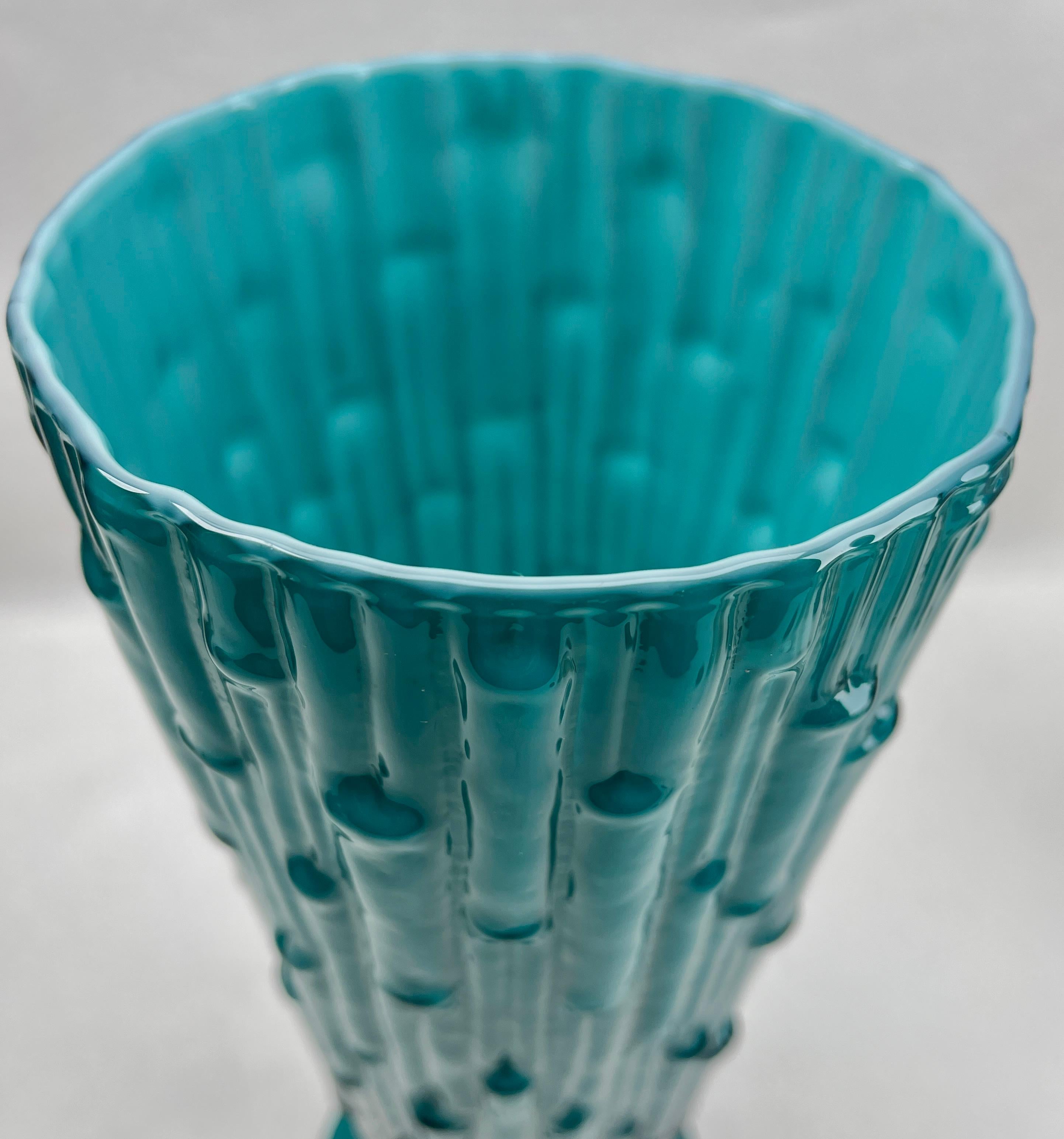 Vaso di bambù con motivo a texture su piede in vetro Opaline florence di Empoli Florence Italy in vendita 1