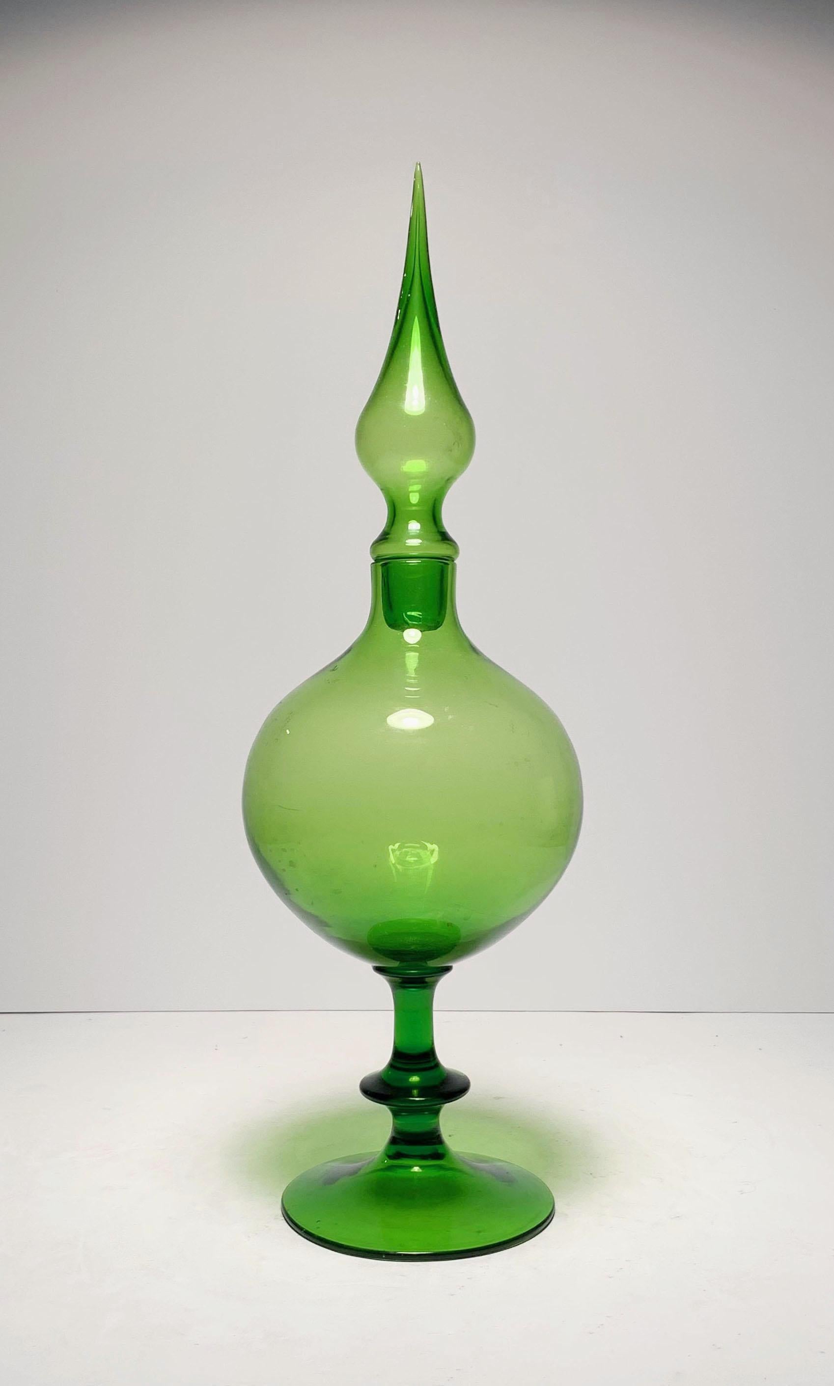 Empoli Italian glass apple green decanter with stopper.

