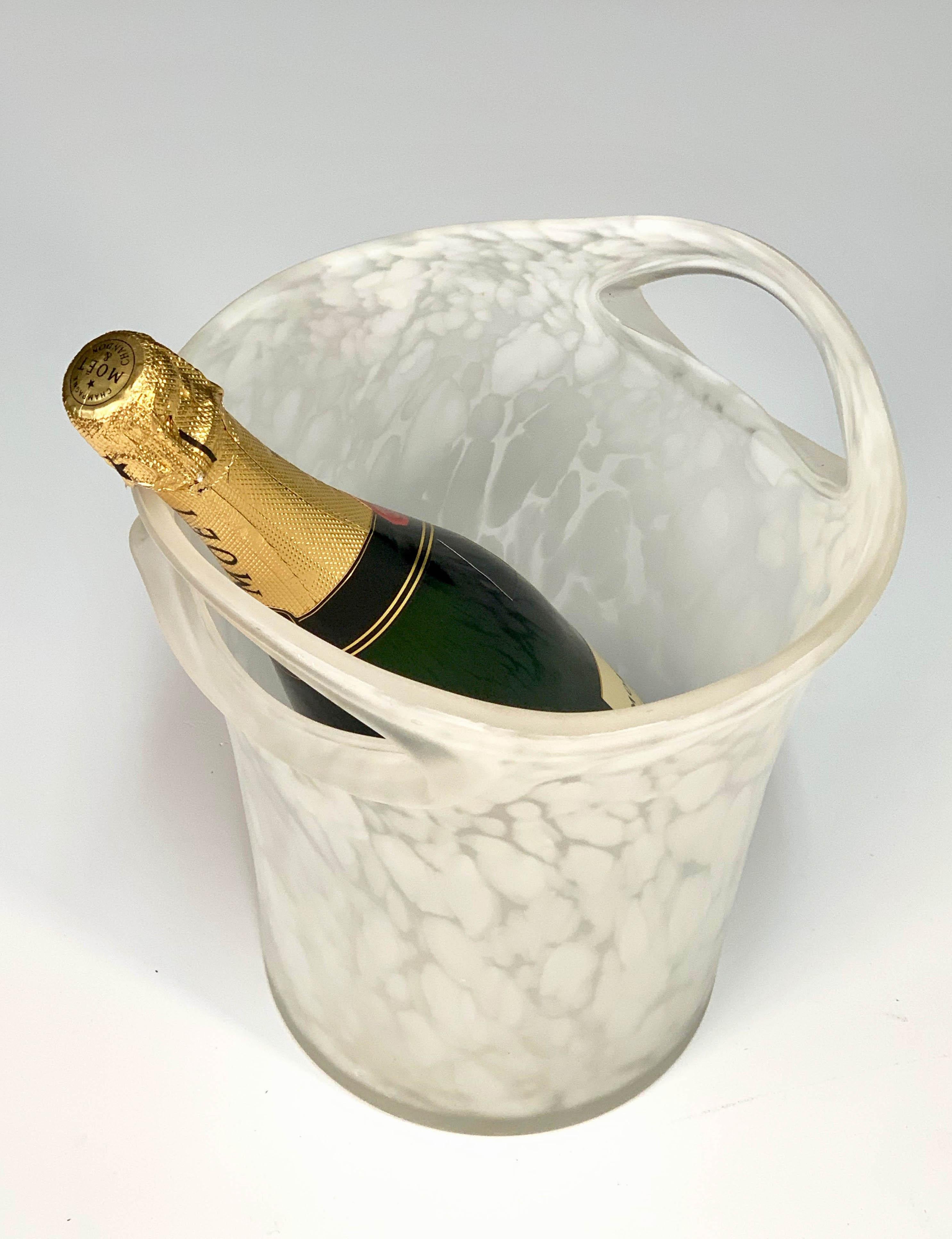 Empoli Midcentury Milky Glass Champagne or Wine Italian Ice Bucket, 1960s 4