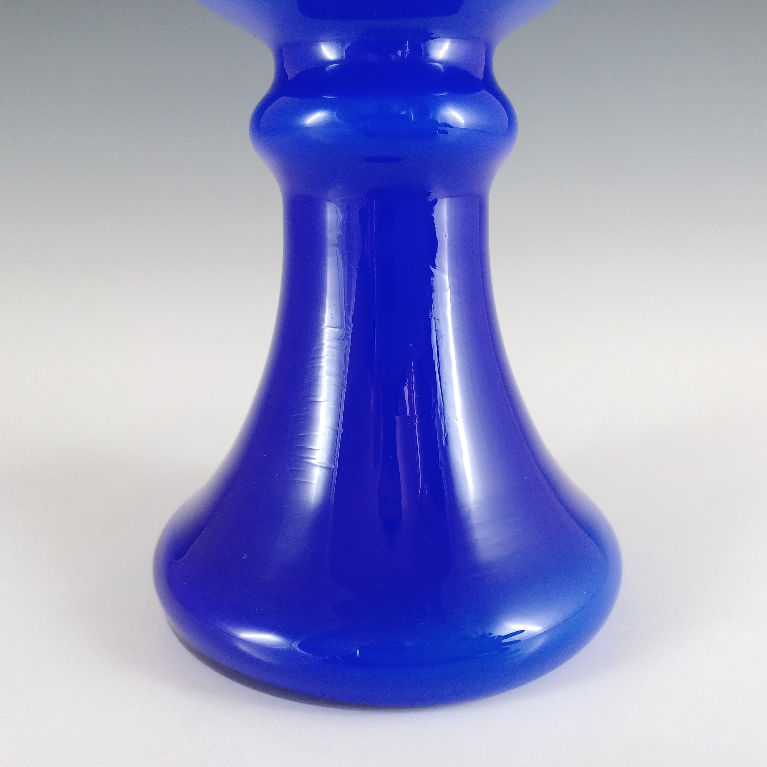 Fait main Vase italien vintage Empoli en verre bleu cerclé en vente
