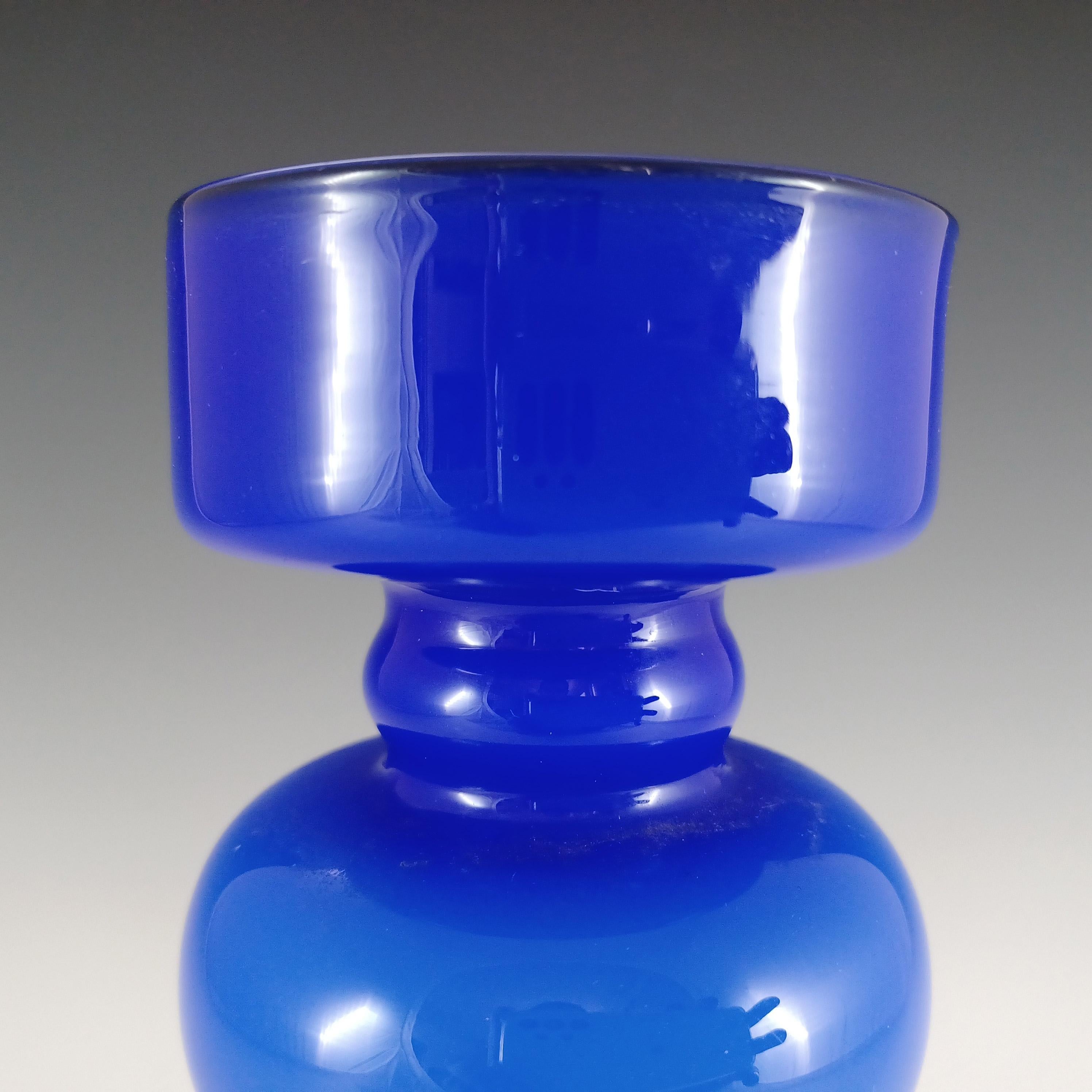 20ième siècle Vase italien vintage Empoli en verre bleu cerclé en vente