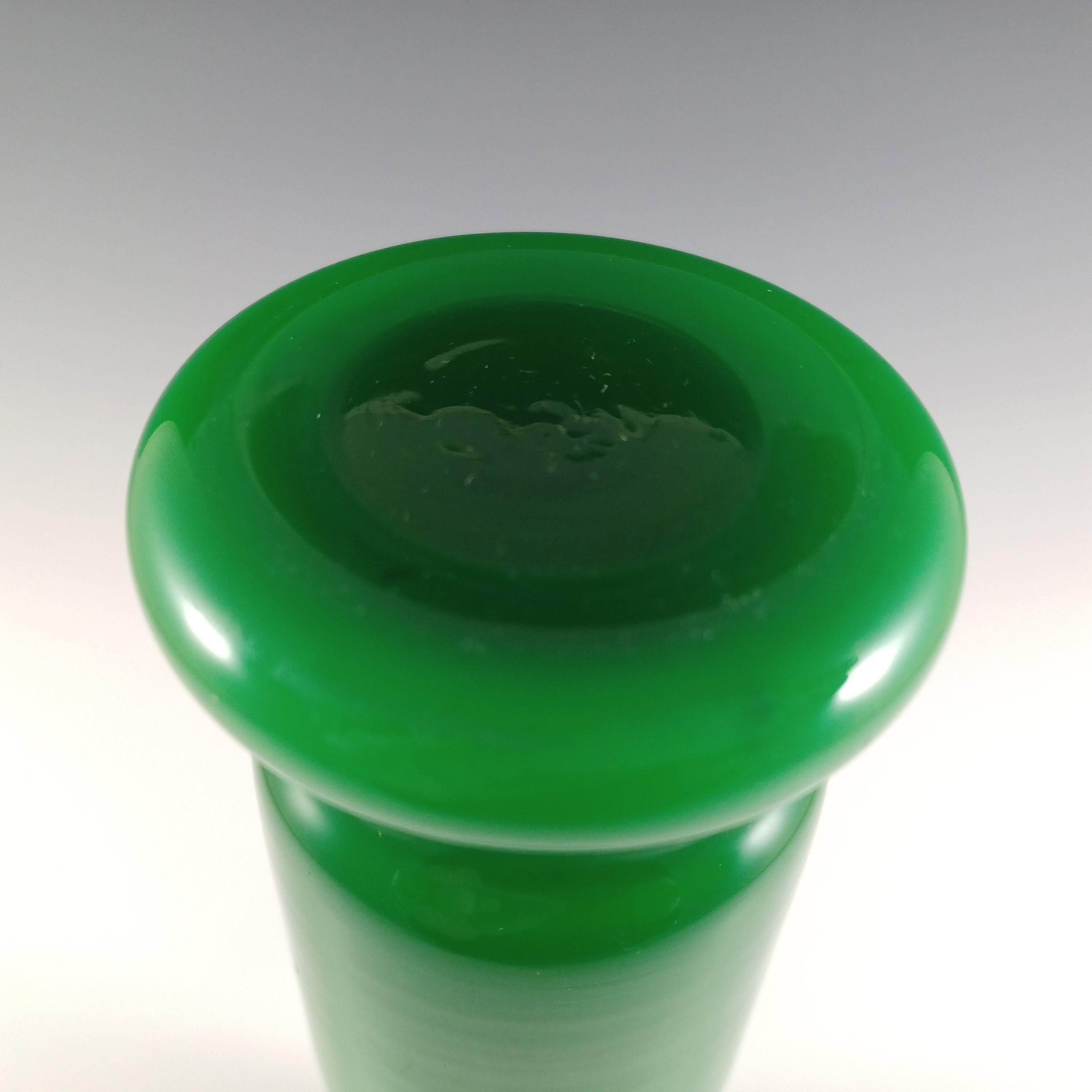 Empoli Jarrón de cristal retro opalino verde italiano vintage Vidrio en venta