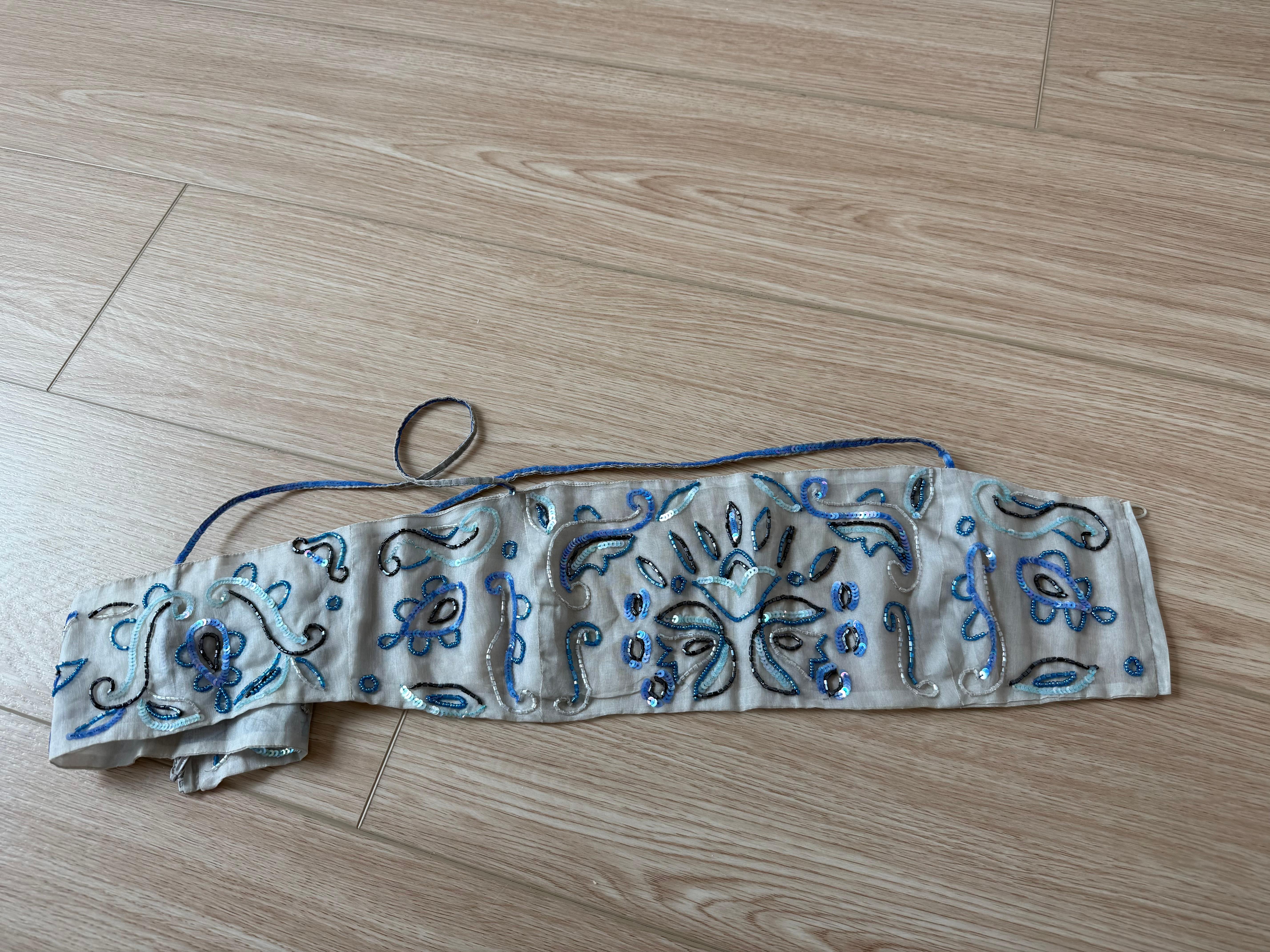EMPORIO ARMANI 2001 Vintage Runway Silk Embellished Bandeau Top Bead Sequin in vendita 3
