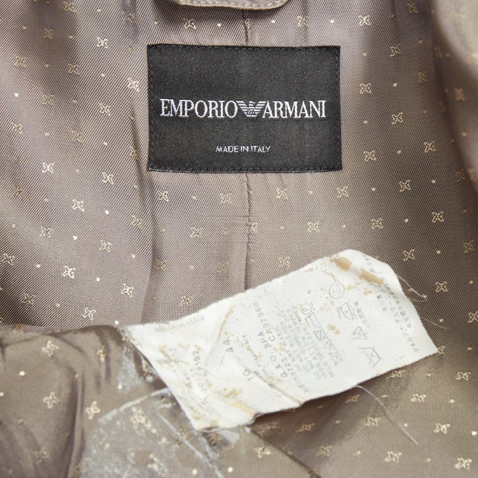 EMPORIO ARMANI beige blazer doppiopetto trapuntato con cuciture a griglia IT44 L. in vendita 4