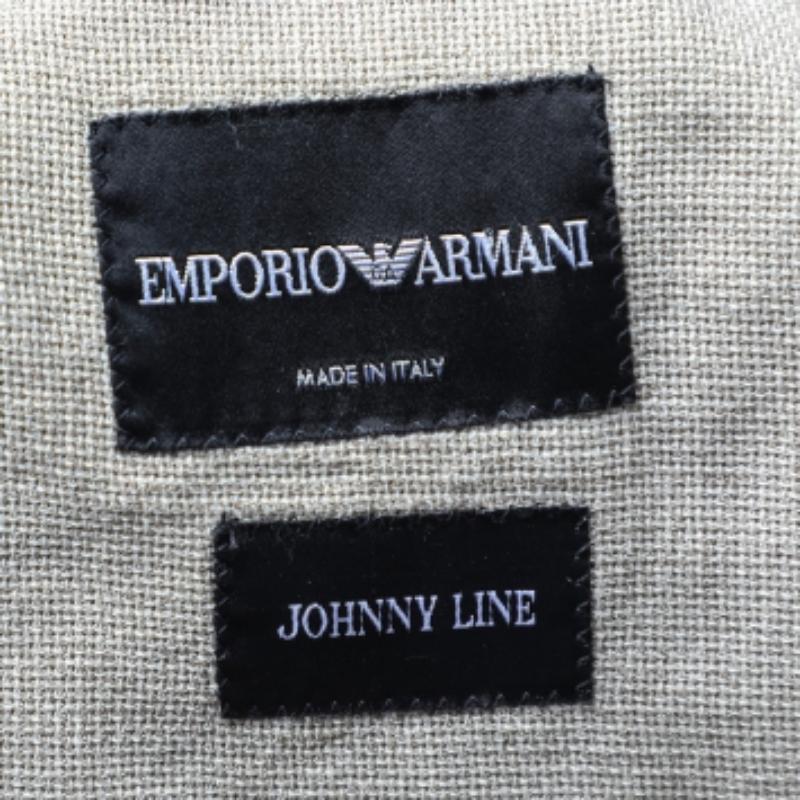 Emporio ARMANI Blazer beige de lana texturizada con botones delanteros S en Bueno estado para la venta en Dubai, Al Qouz 2