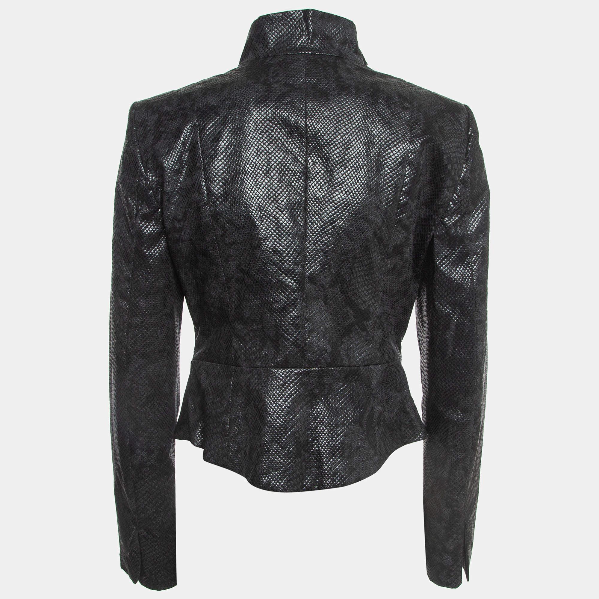 Infuse an extra dose of style into your outfit with this highly fashionable jacket. Tailored from quality materials, it embodies a contemporary vibe and is filled with functional characteristics.