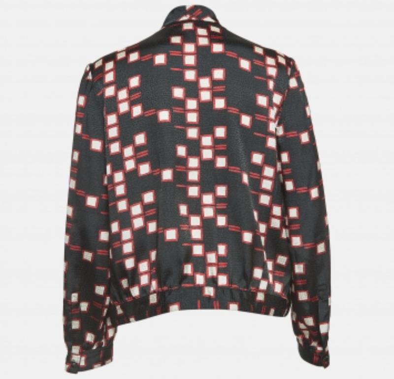 Emporio Armani Camicetta a maniche lunghe sintetica con stampa geometrica nera M. In condizioni ottime in vendita a Dubai, Al Qouz 2