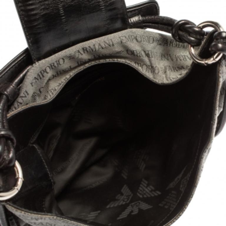 EMPORIO ARMANI Hobo en toile et cuir avec monogramme noir/gris en vente 4