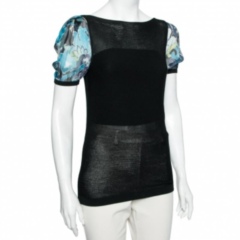 Emporio ARMANI Top à manches bouffantes en tricot noir M. en vente 1