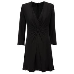 Emporio Armani Schwarzes Seiden-Umhängetasche-Minikleid mit Schulterriemen Größe S