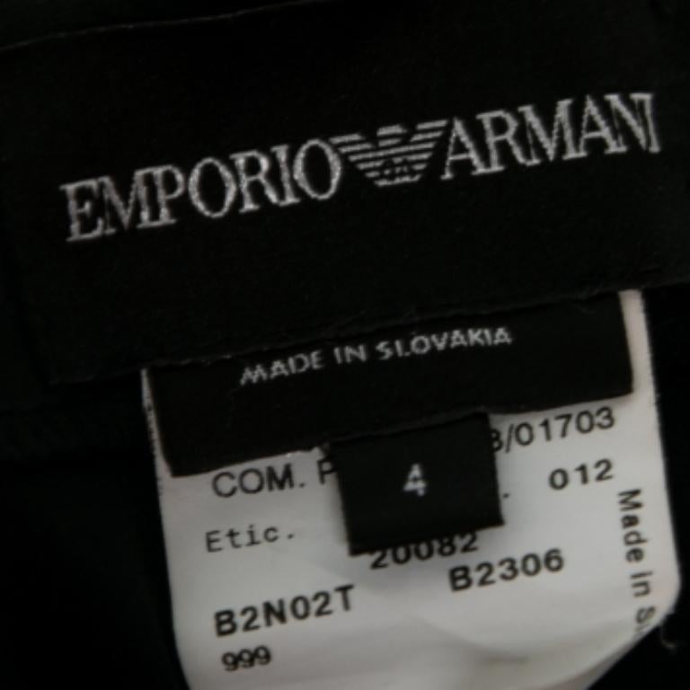 Emporio Armani Schwarzer Rock mit Rüschenbesatz aus Seide und Wolle S im Zustand „Gut“ im Angebot in Dubai, Al Qouz 2