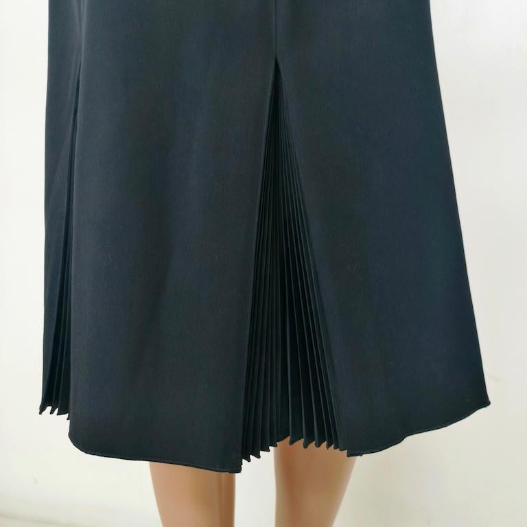 Emporio Armani Black Wool-Blend Midi Skirt with Knife-Pleat en venta 3
