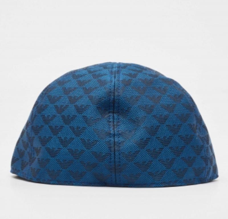 I CAP sono una dichiarazione di stile ideale per gli outfit casual. Questo capo Emporio Armani è realizzato con materiali di qualità e presenta elementi caratteristici. Questo pezzo sarà un'aggiunta intelligente alla tua collezione di berretti.