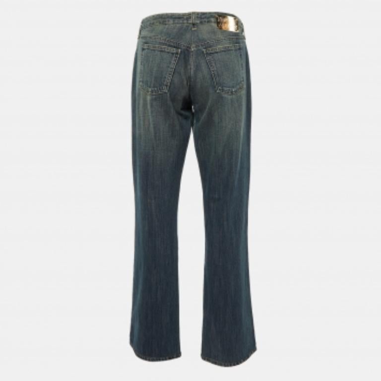 Votre garde-robe ne peut jamais être complète avec une belle paire de jeans comme celui-ci. Confectionnée dans les meilleures matières, cette paire présente des détails classiques, une fermeture facile et des poches. Associez-le à vos t-shirts