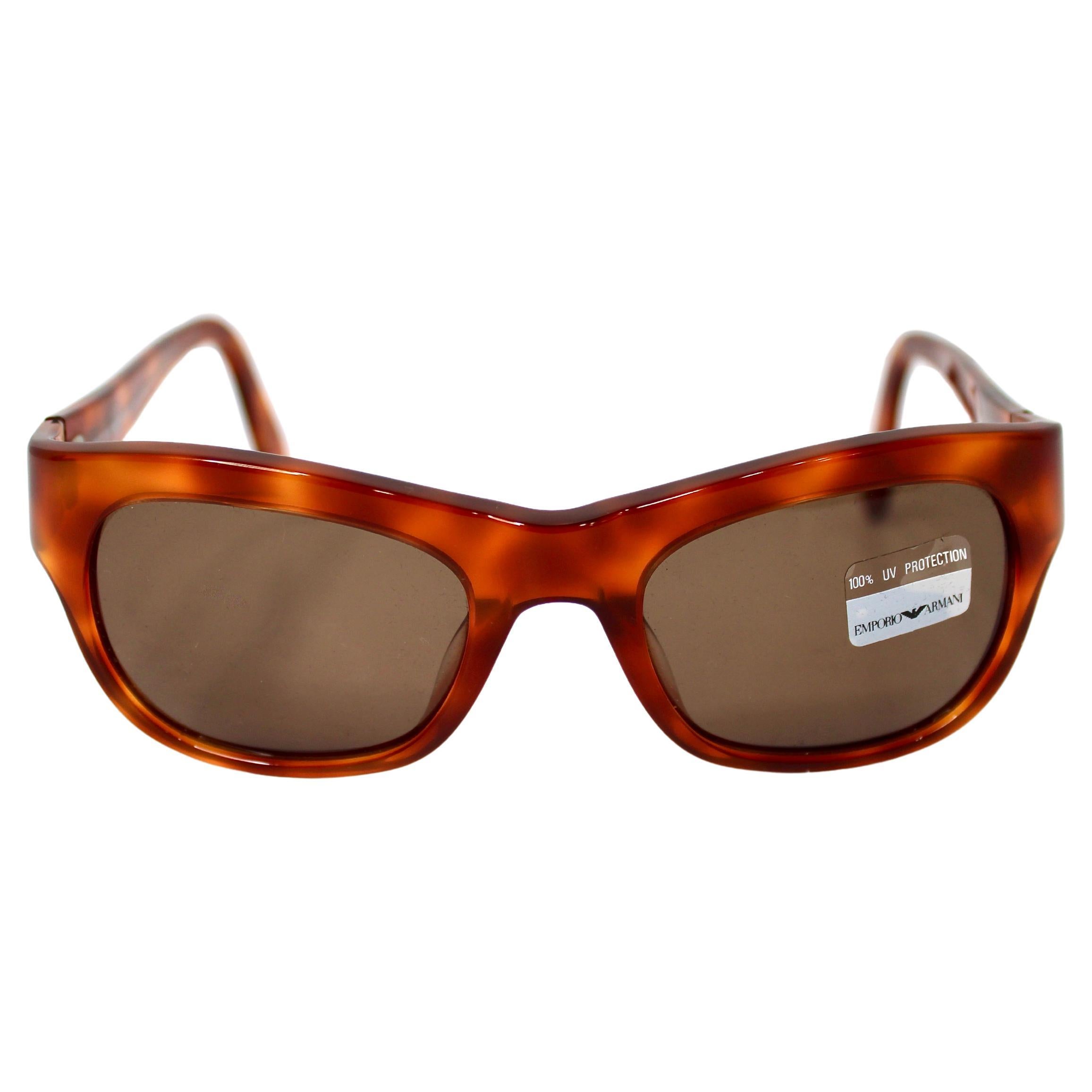 Occhiali da sole Wayfarer in acetato tartarugato marrone di Emporio Armani anni
90 circa