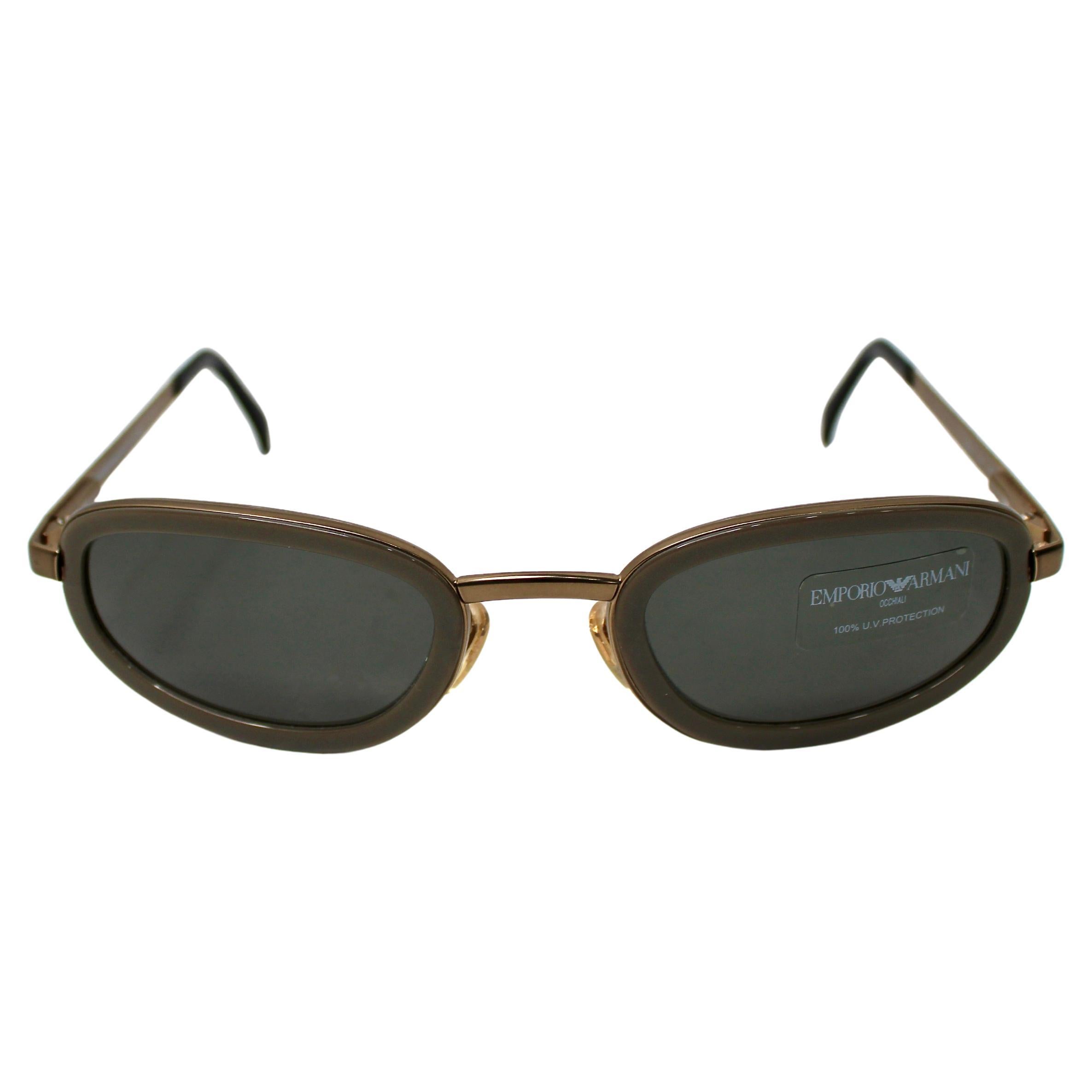 Occhiali da sole Emporio Armani Grigio Ovale con montatura in metallo color oro, circa anni '90