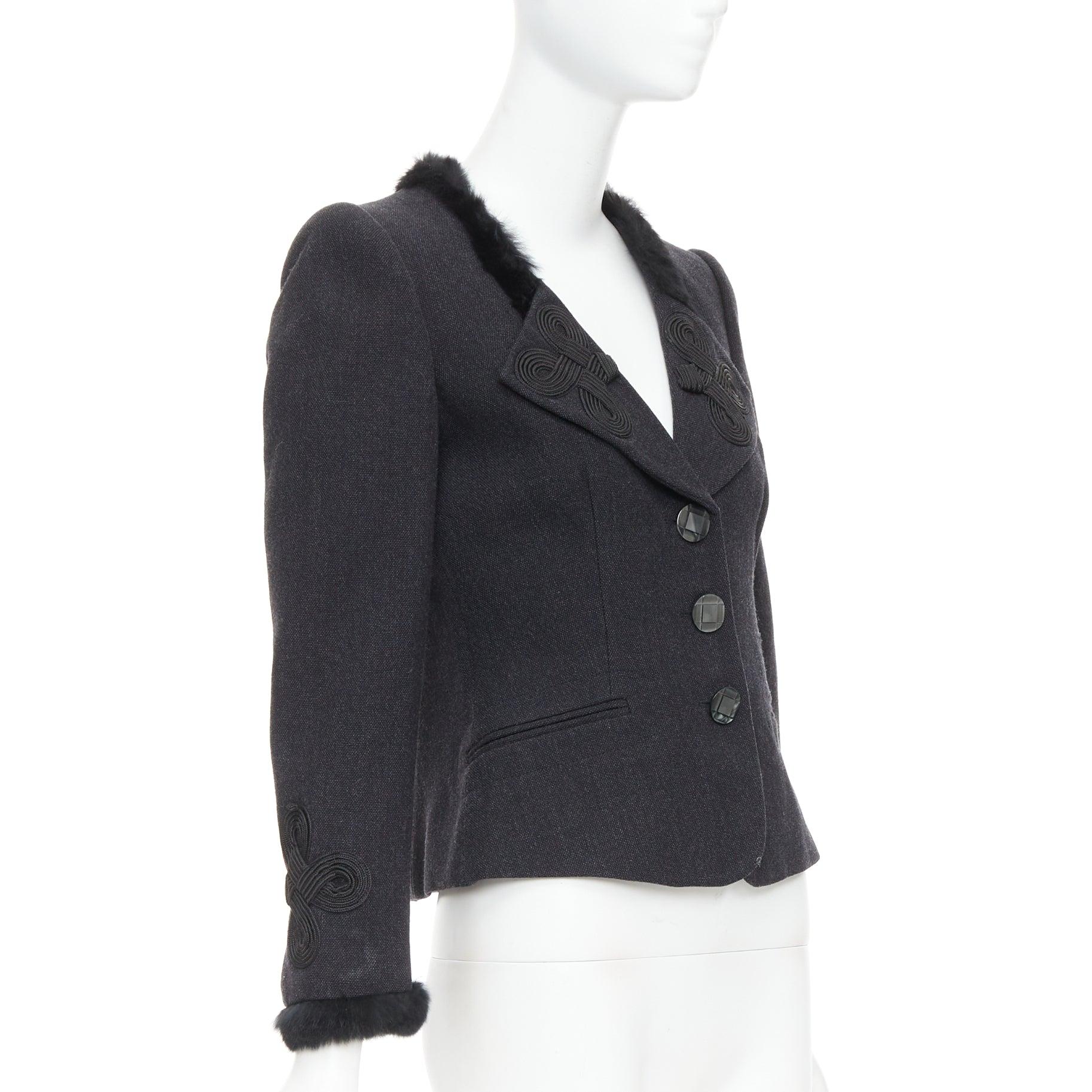 EMPORIO ARMANI grey virgin wool fur trim totem applique crop blazer IT42 M In Excellent Condition For Sale In Hong Kong, NT