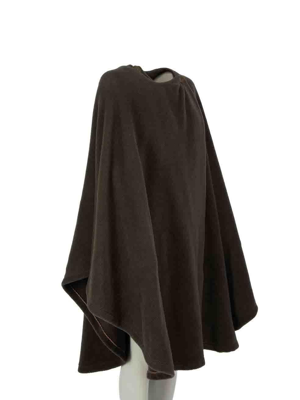 CONDITION is Good. Minor wear to cape is evident. Light wear to internal stitching with a number of stray thread ends found through the centre front lining and along neckline on this used Armani designer resale item.
 
Details
Khaki
Wool
Cape
Button