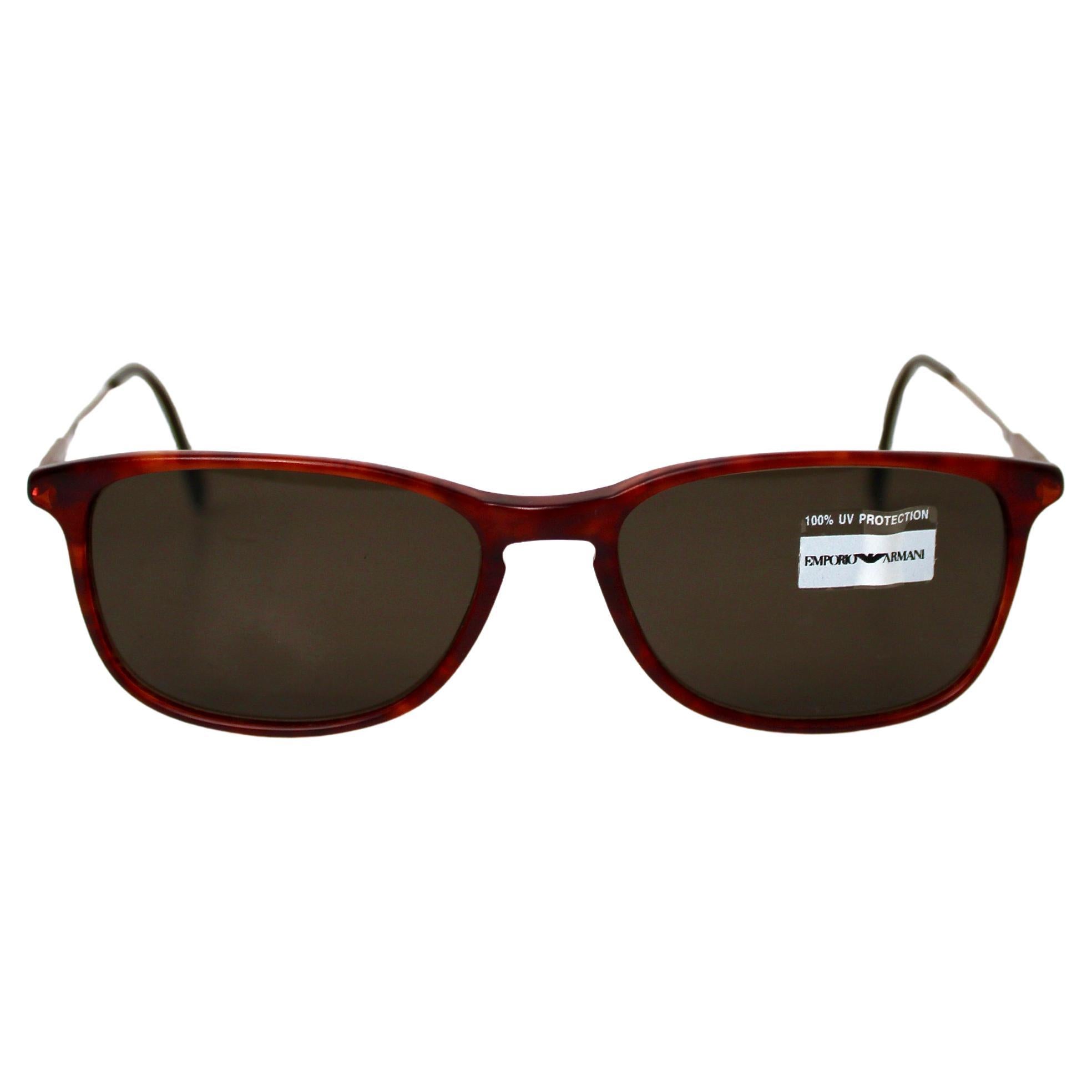 Occhiali da sole Wayfarer con montatura tartarugata rosso opaco di Emporio Armani, circa anni 
90