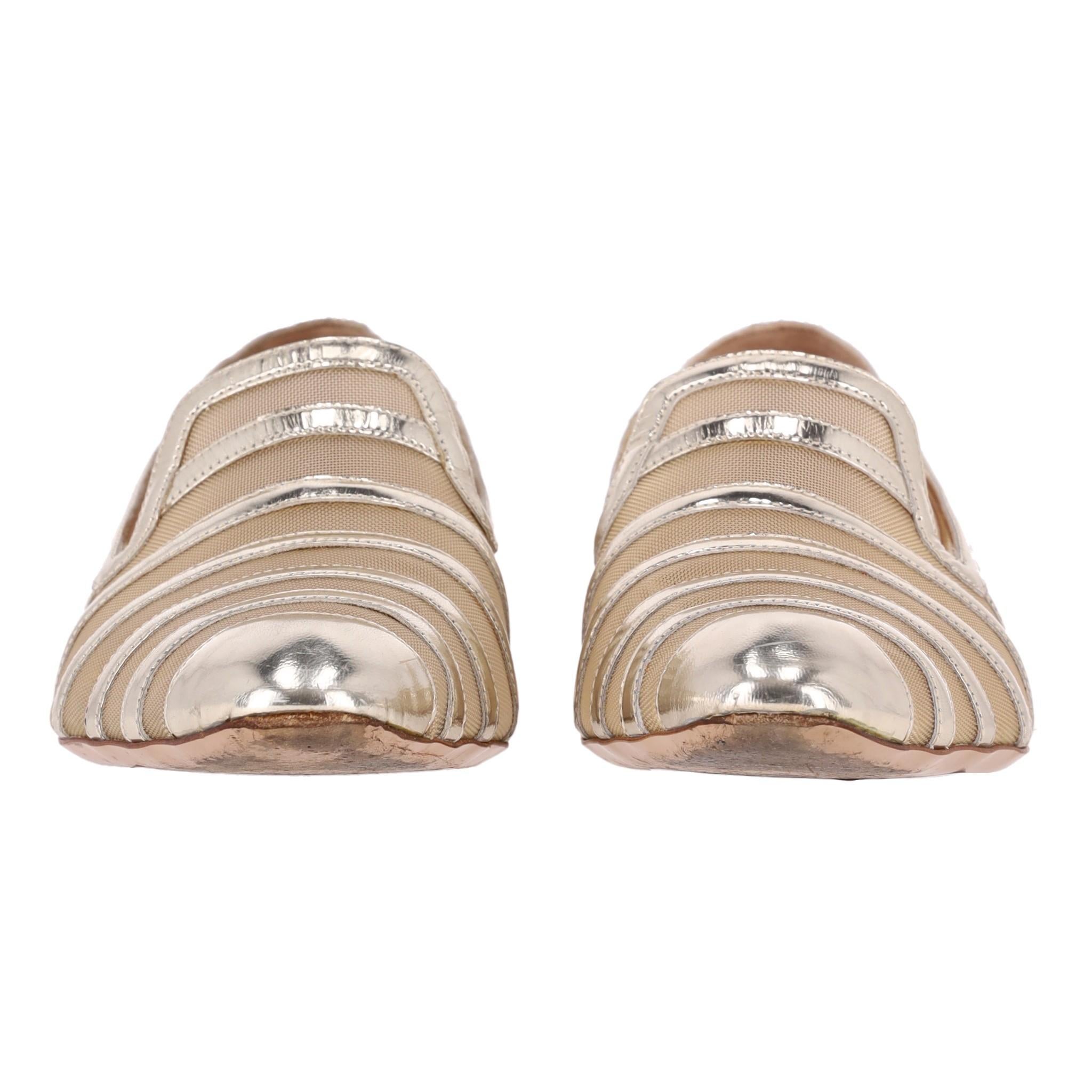 Emporio Armani Gestreifte Loafers aus Metallic-Leder (Beige) im Angebot
