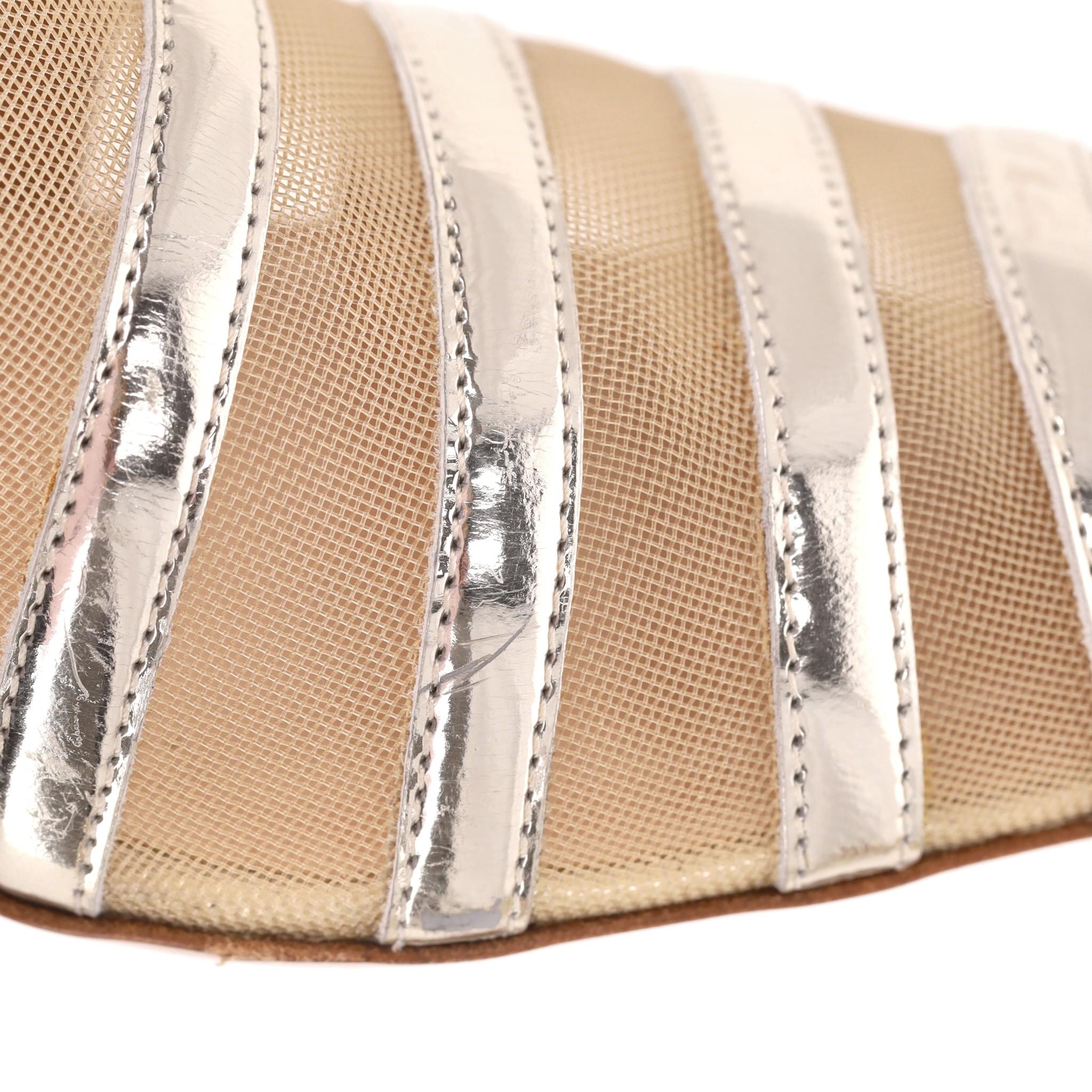 Emporio Armani Gestreifte Loafers aus Metallic-Leder im Angebot 4