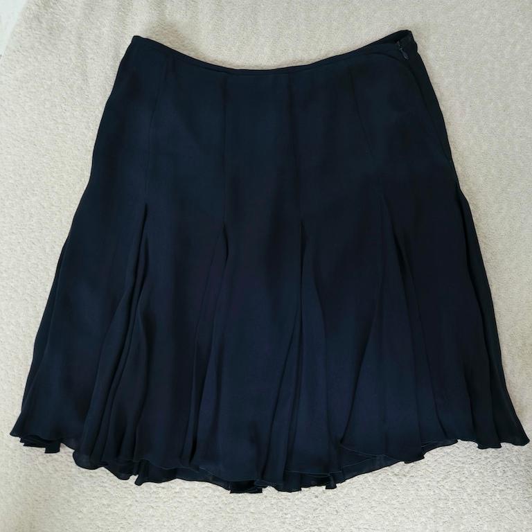 Emporio Armani Midnight-Blue Wool-Blend Knife-Pleat Midi Skirt en venta 6