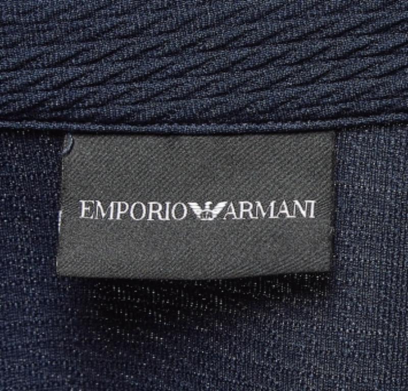 Emporio Armani Polo blu navy con motivo a maglia S In condizioni buone in vendita a Dubai, Al Qouz 2