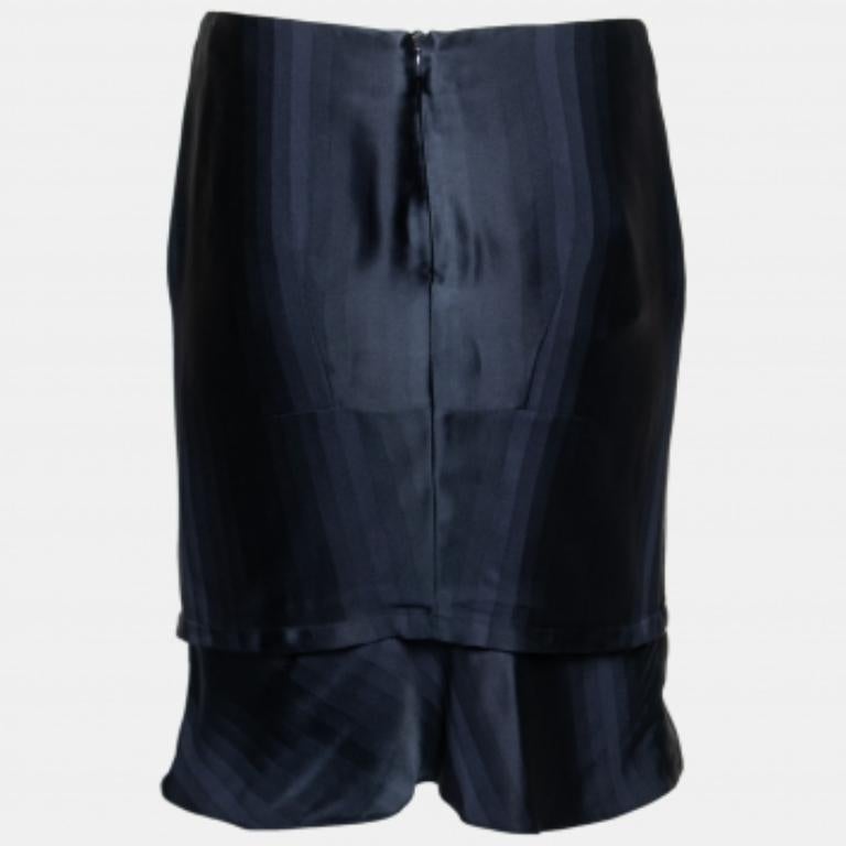Emporio Armani - Jupe courte en satin bleu marine S en vente 2