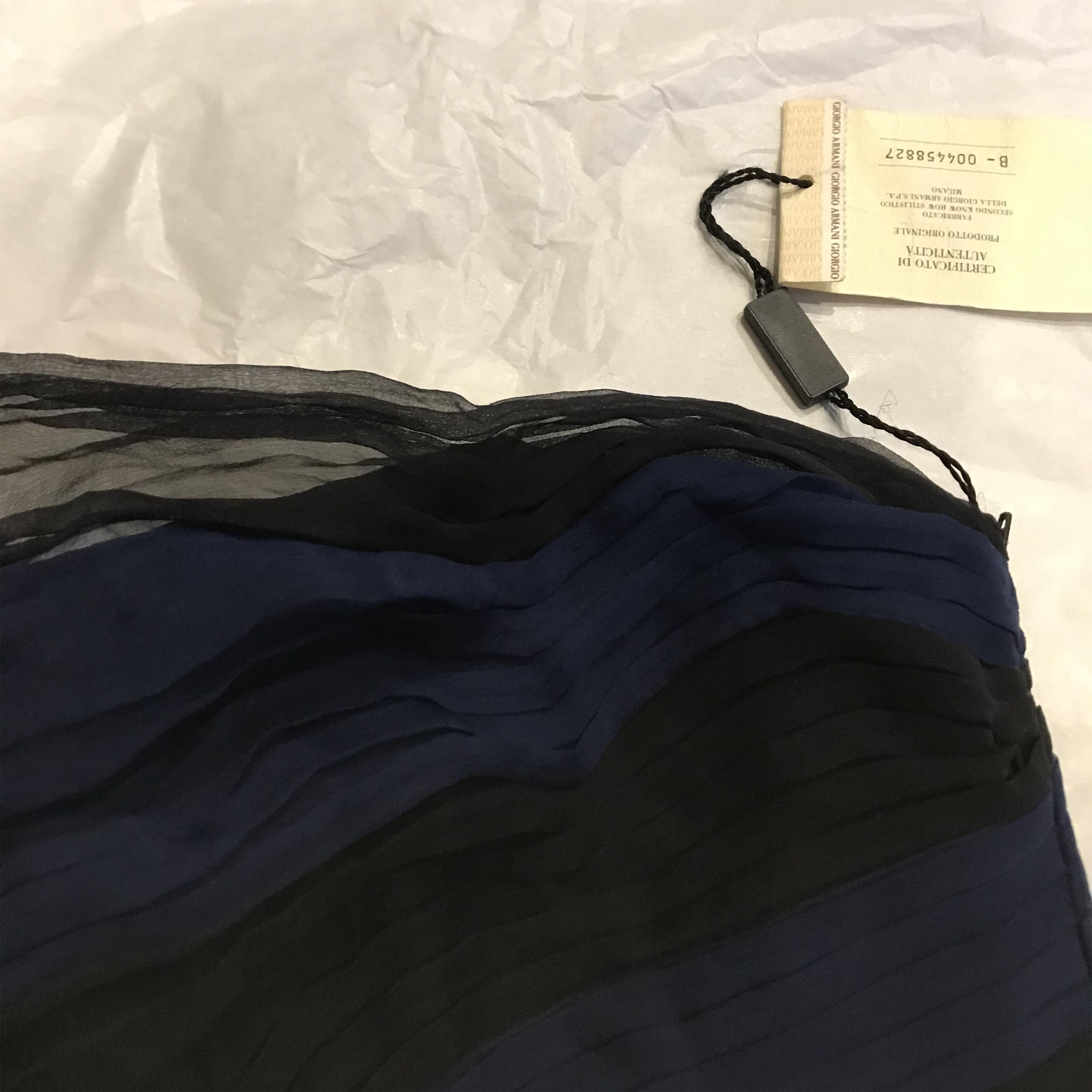EMPORIO ARMANI Night blue & black silk bustier In Excellent Condition For Sale In Paris, FR