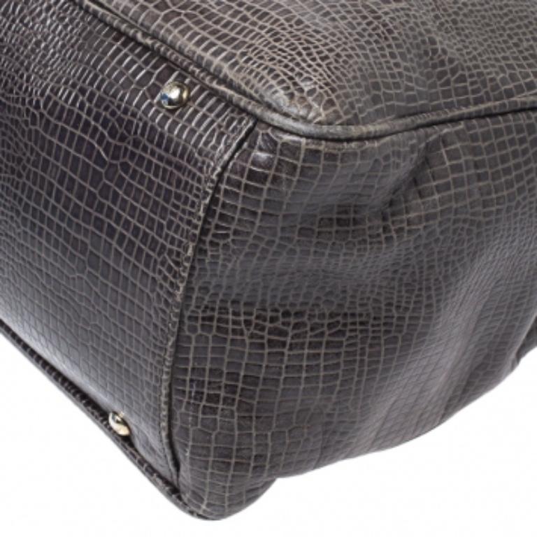 Emporio Armani Olivgrüne Tasche mit Krokoprägung aus Leder mit Vordertasche (Schwarz) im Angebot