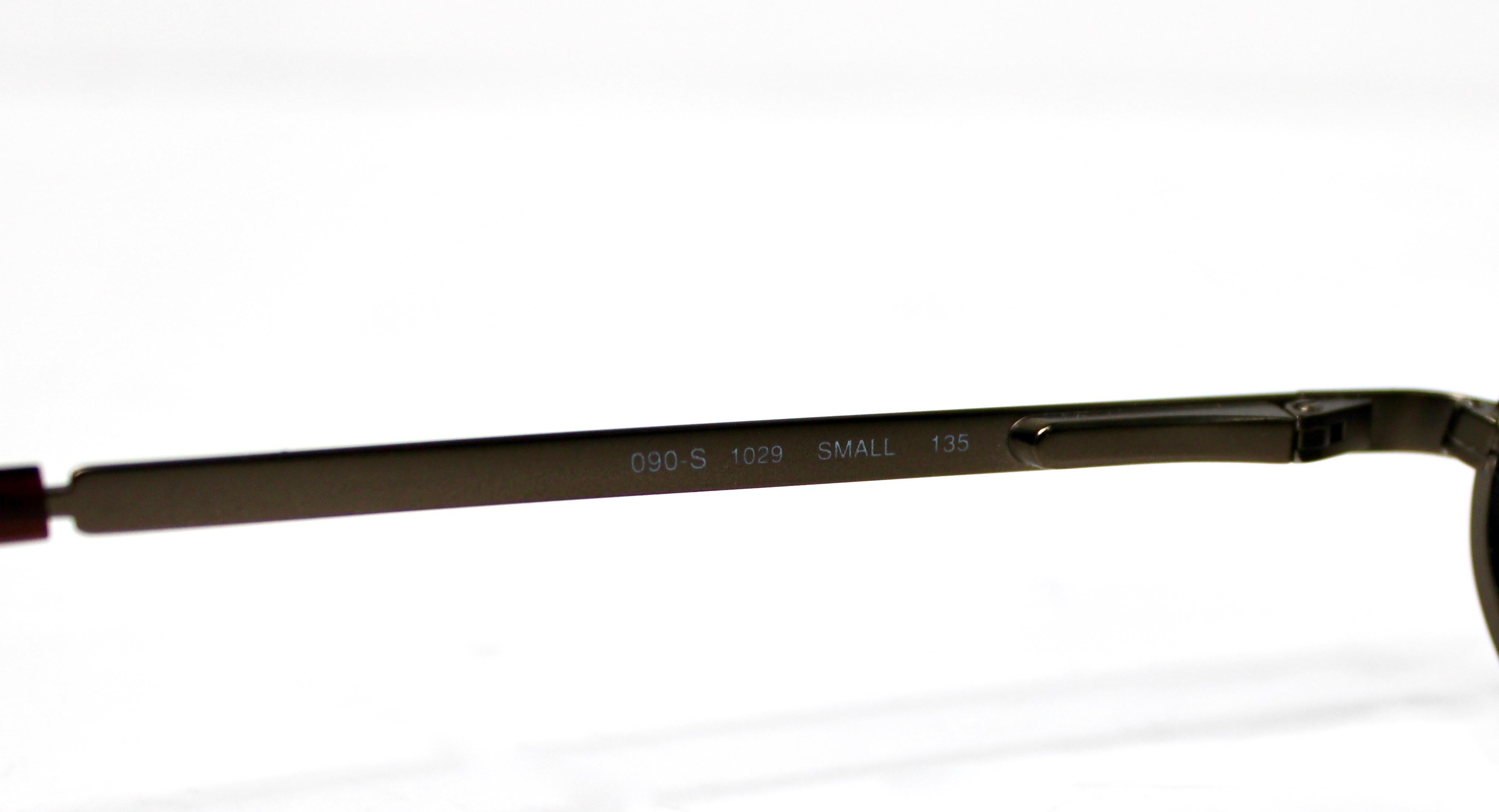 Gafas de sol con montura metálica ovalada Emporio Armani circa años 90 en venta 1