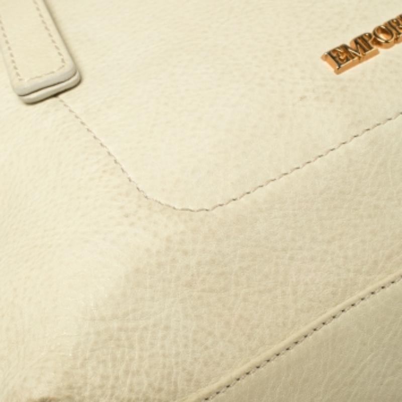 Emporio Armani Tote in pelle verde pallido con doppia cerniera in vendita 1