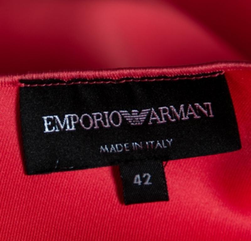 Emporio Armani Top a maniche lunghe in jersey rosa con logo in rilievo M. I. In condizioni ottime in vendita a Dubai, Al Qouz 2
