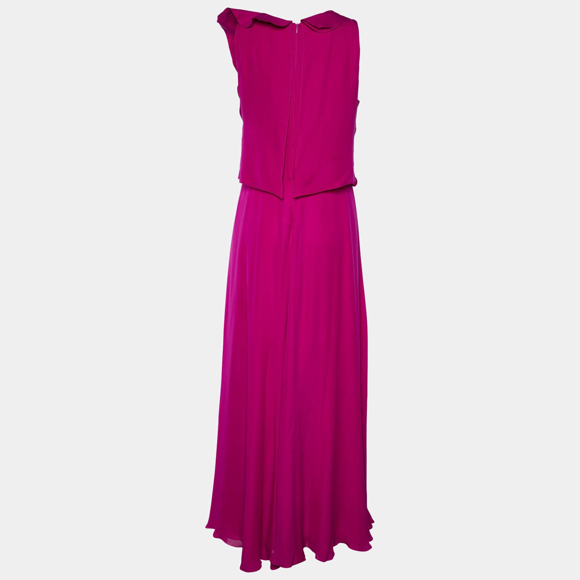 Flaunt a stylish look by wearing this beautiful dress. Tailored using fine fabric, this dress is worth the buy.