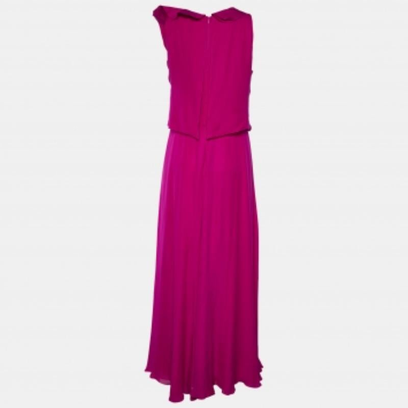 Flaunt a stylish look by wearing this beautiful dress. Tailored using fine fabric, this dress is worth the buy.