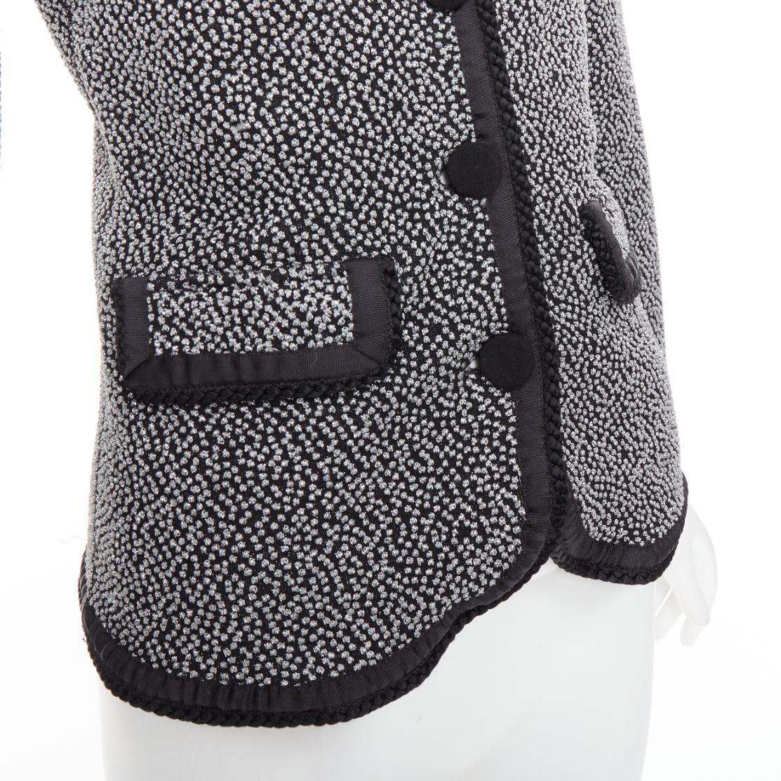 EMPORIO ARMANI silver lurex boucle applique black trim knit blazer IT40 S
Reference: CC/A00509
Brand: Emporio Armani
Material: Viscose, Blend
Color: Black, Silver
Pattern: Solid
Closure: Button
Extra Details: Fabric wrapped