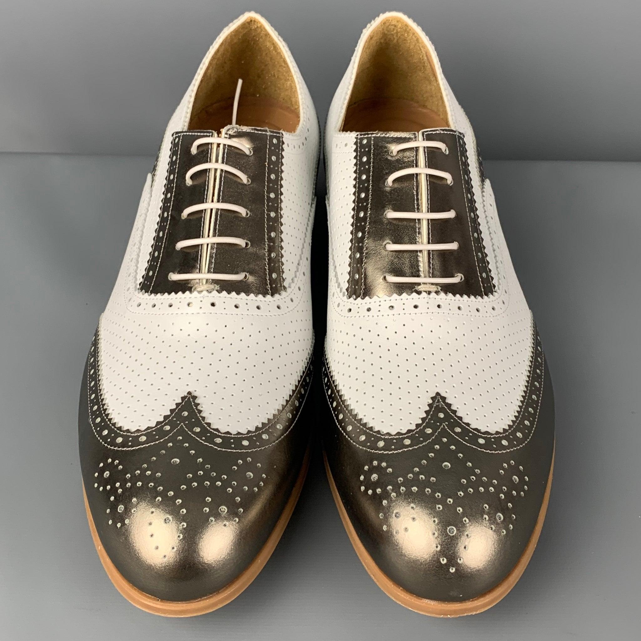  EMPORIO ARMANI - Chaussures Spectator à lacets en cuir perforé blanc métallisé, taille 10 Pour hommes 