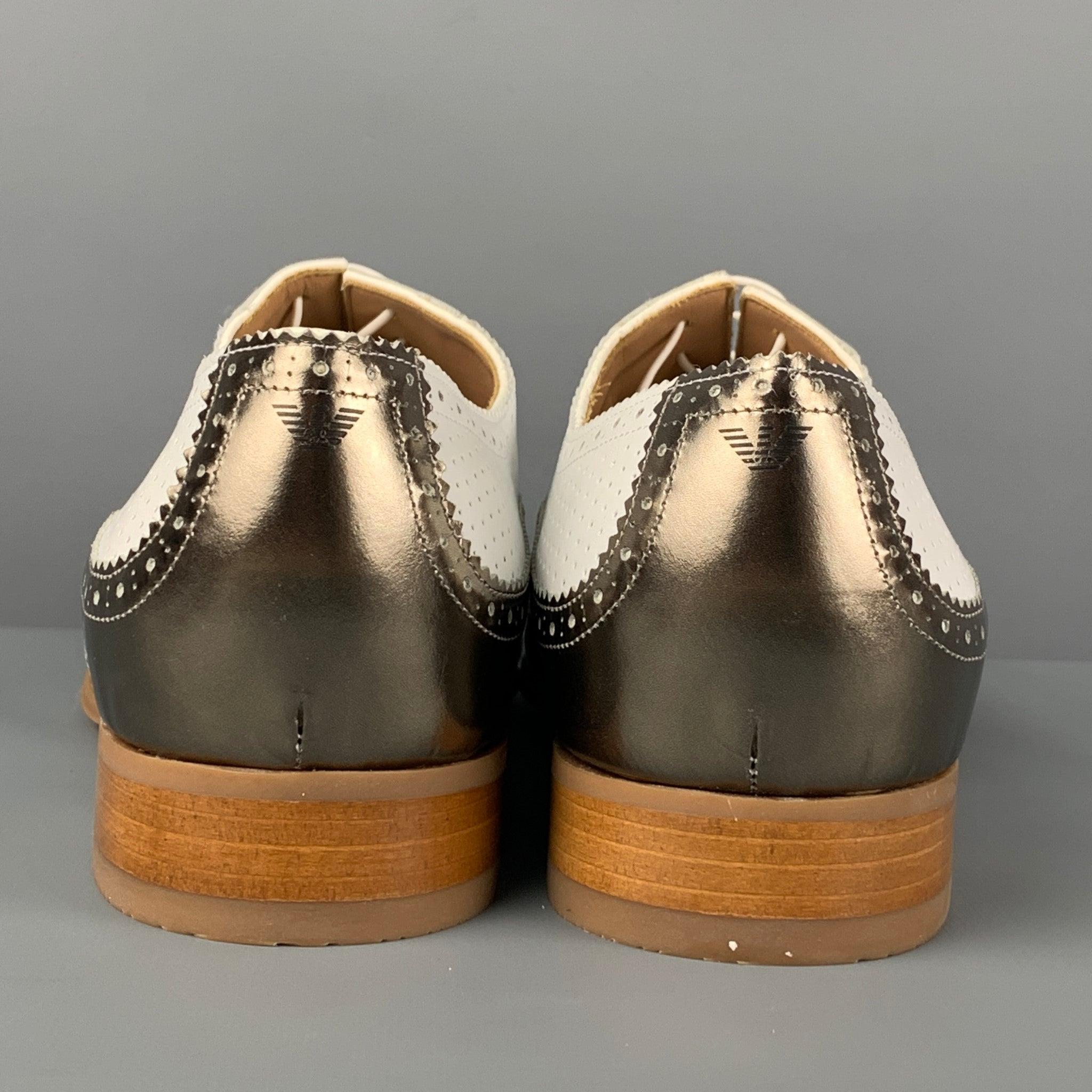 EMPORIO ARMANI - Chaussures Spectator à lacets en cuir perforé blanc métallisé, taille 10 1