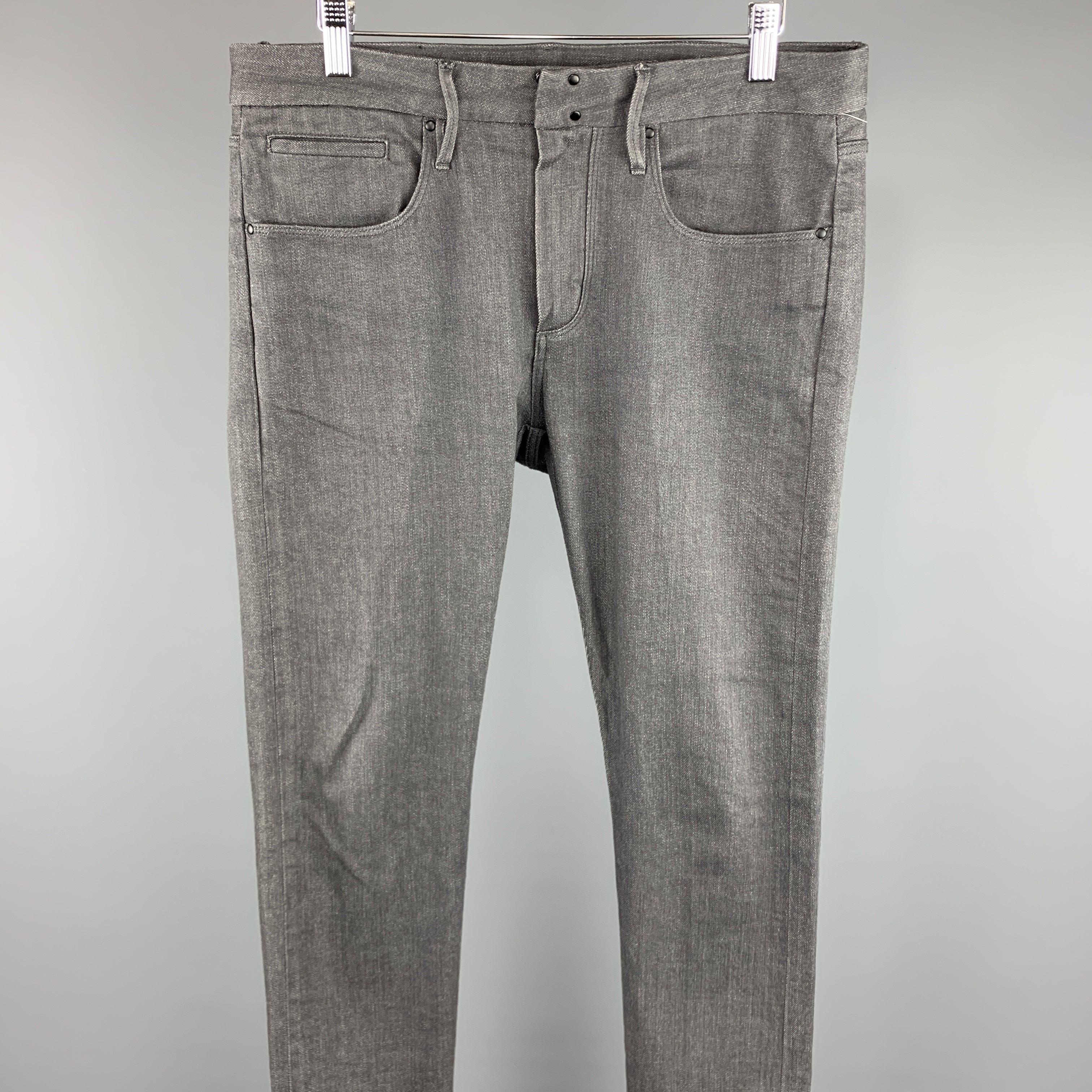 EMPORIO ARMANI Size 32 x 32 Charcoal Cotton Zip Fly Jeans In Good Condition For Sale In San Francisco, CA