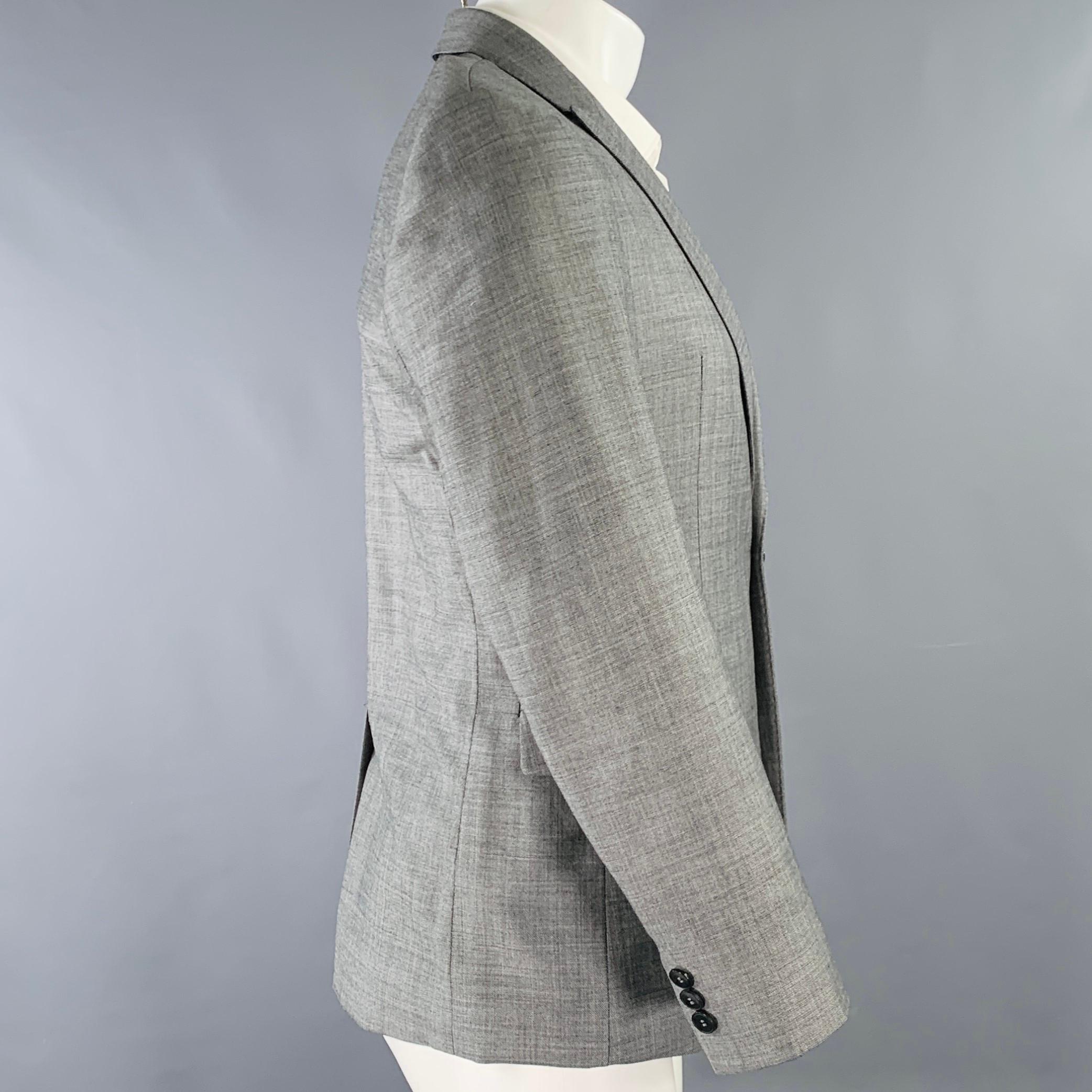 EMPORIO ARMANI Size 36 Grey Solid Wool Silk Peak Lapel  Suit In Excellent Condition For Sale In San Francisco, CA