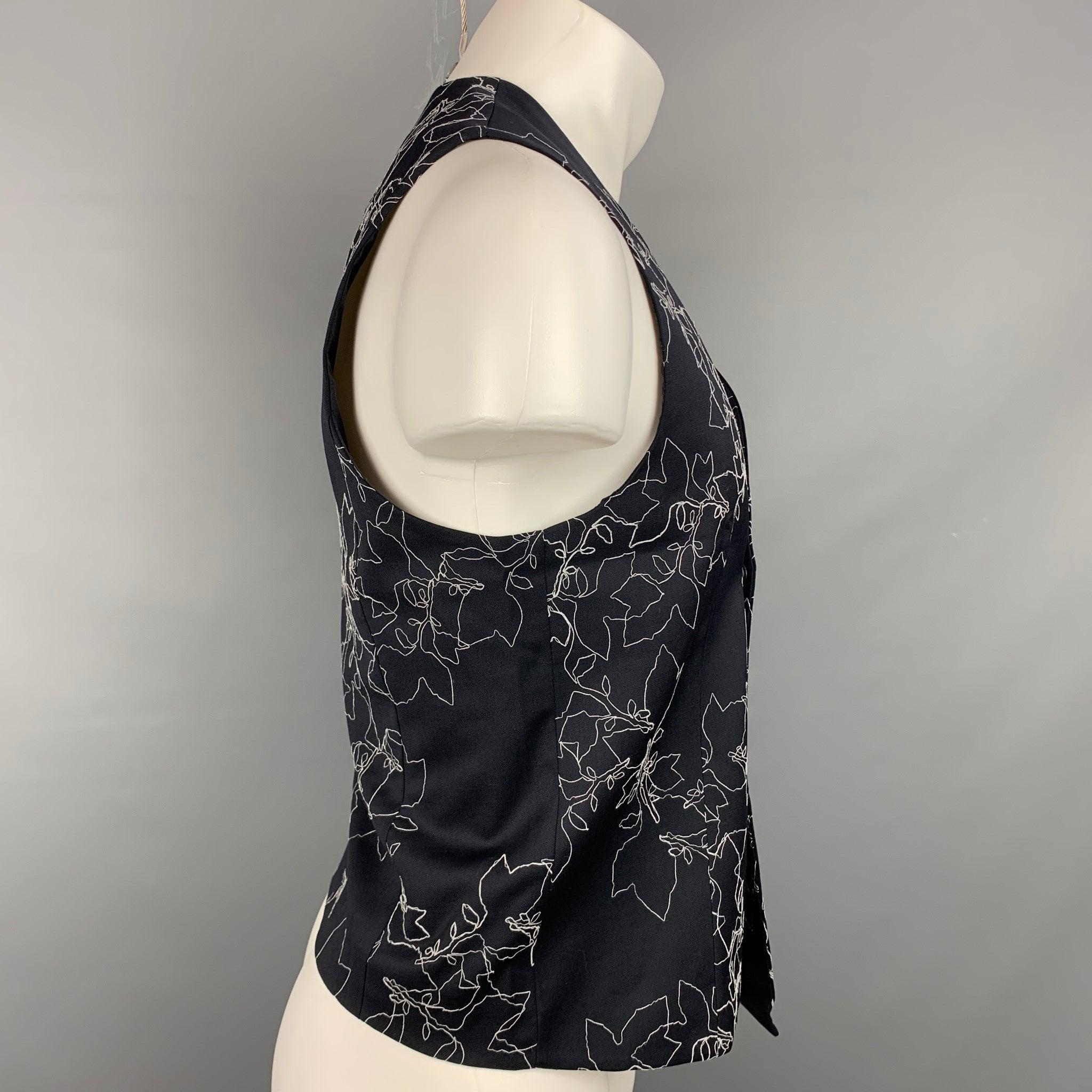 EMPORIO ARMANI Size 38 Black & White Embroidery Wool Double Breasted Vest In Good Condition For Sale In San Francisco, CA