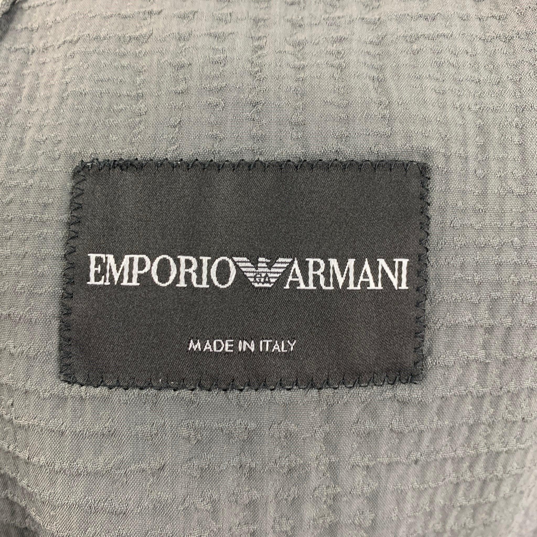 EMPORIO ARMANI - Manteau de sport texturé ardoise, taille 40 en vente 1
