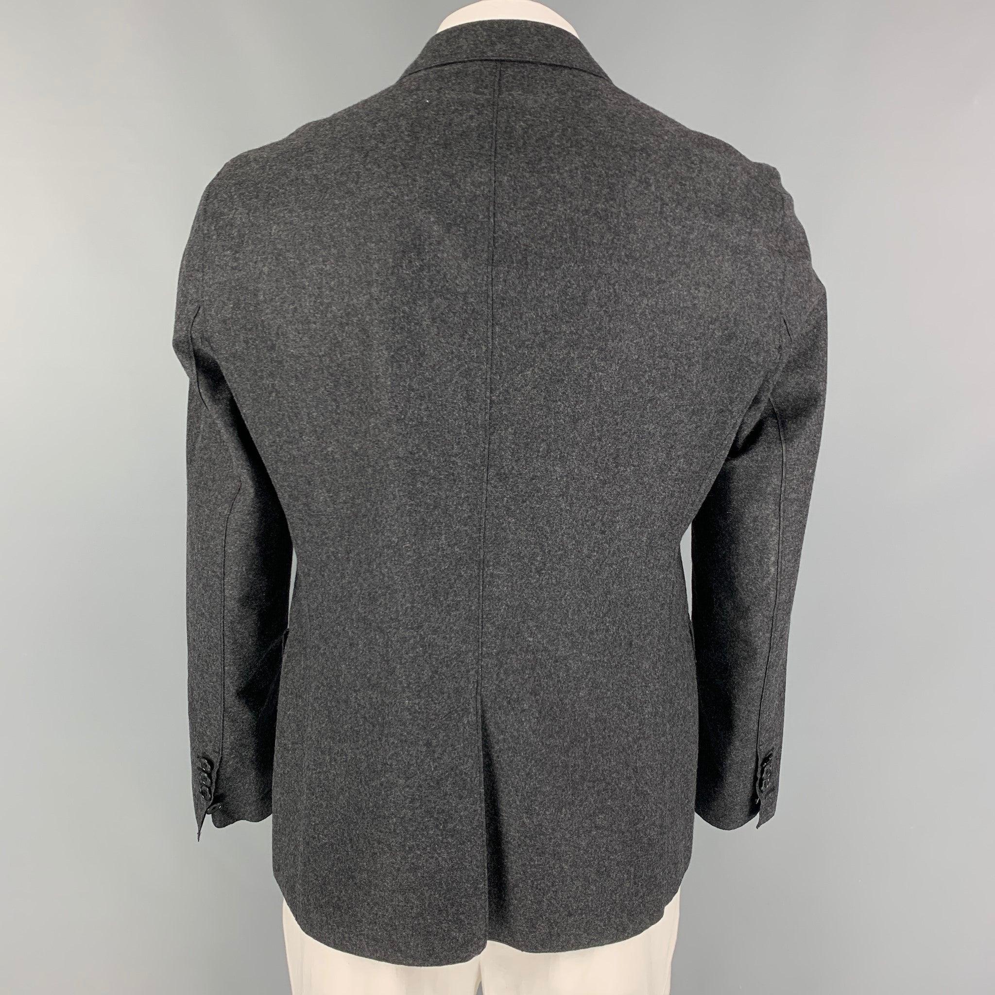 EMPORIO ARMANI Size 42 Charcoal Heather Wool Polyamide Sport Coat In Good Condition For Sale In San Francisco, CA