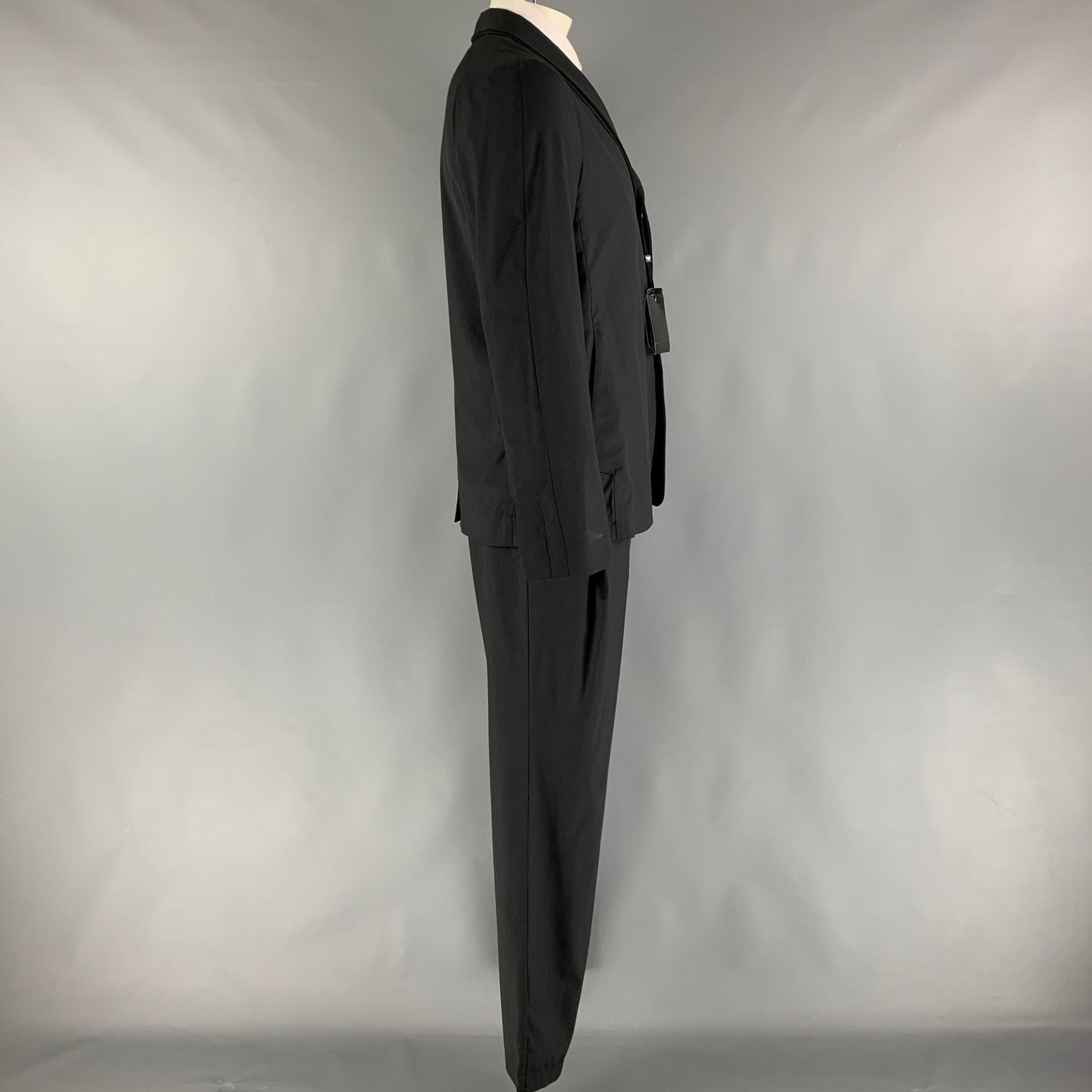 EMPORIO ARMANI  Size 44 Black Solid Wool Silk Shawl Collar 38 33 Suit In Excellent Condition For Sale In San Francisco, CA